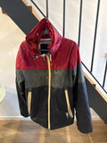Billabong Color Block Jacke – Polyamid, Rot/Schwarz/Grau, Größe S, guter Zustand