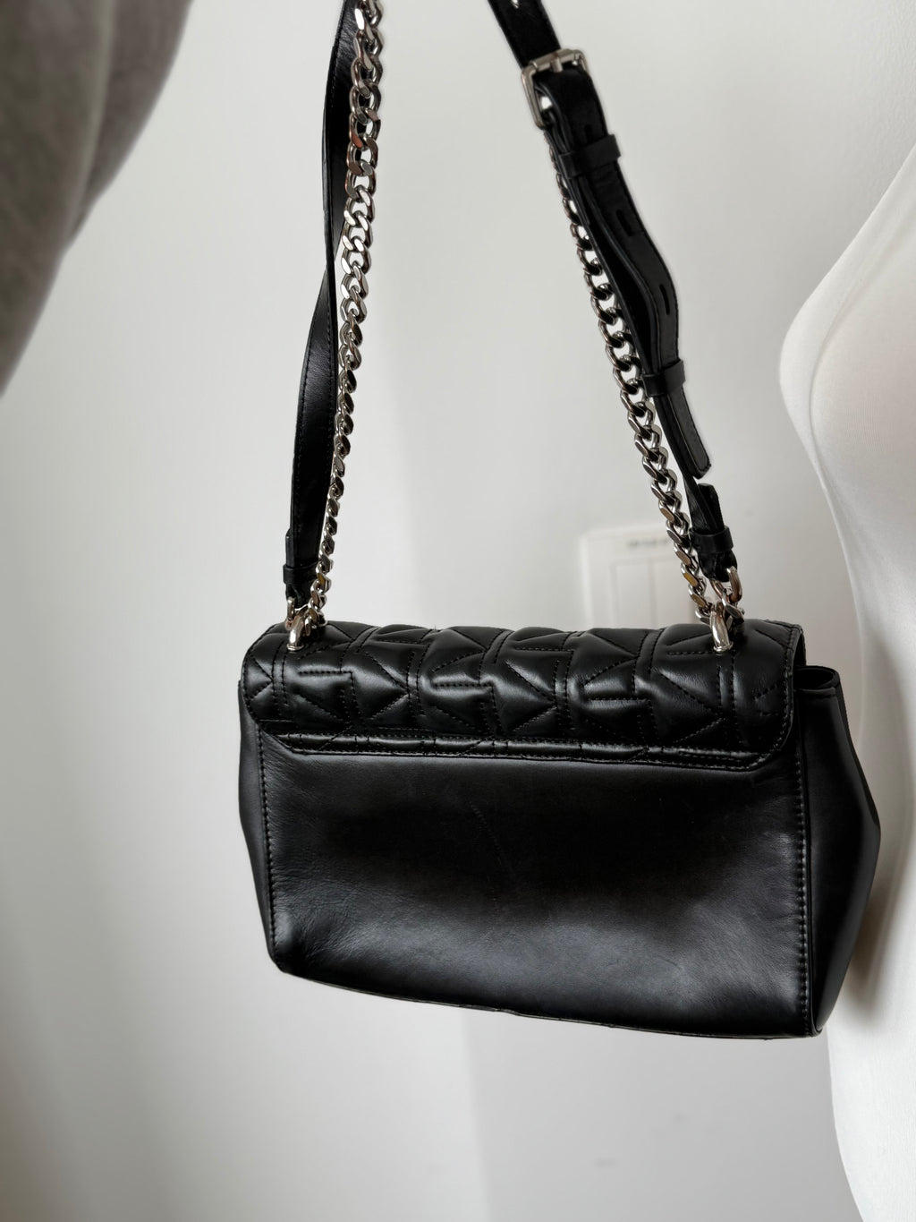 Karl Lagerfeld K/Kuilted Leder Tasche Schwarz, Kette & Schulterriemen, Gut