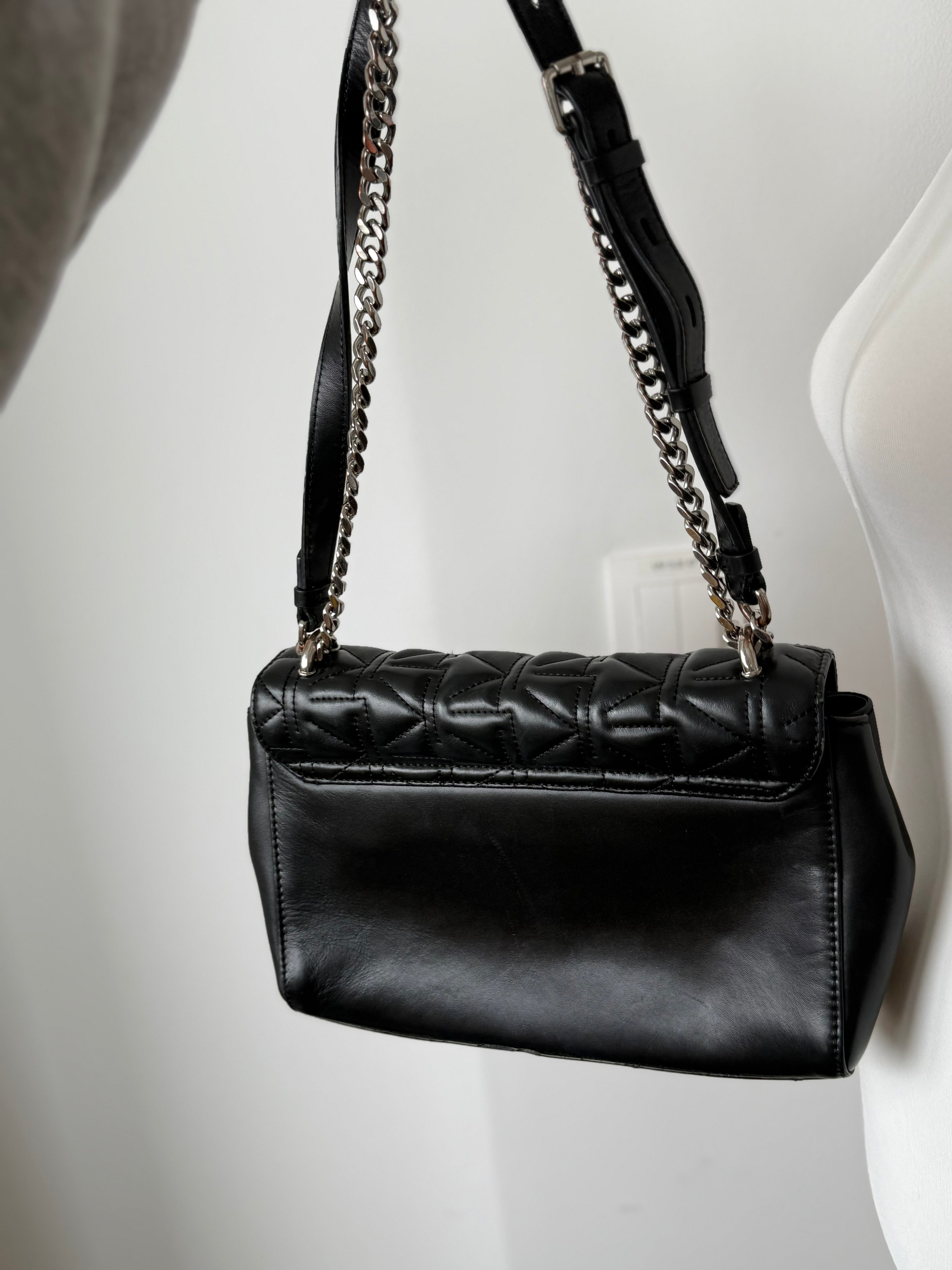 Karl Lagerfeld K/Kuilted Leder Tasche Schwarz, Kette & Schulterriemen, Gut
