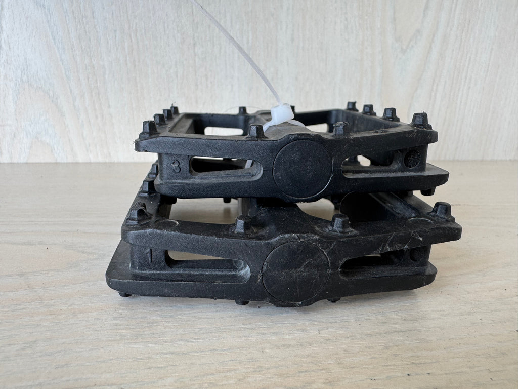 VP-536 Platform Pedals – Nylon Composite, Black, Normal Use