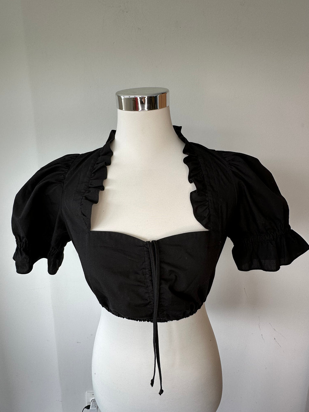 Distler Dirndl Bluse kurz Schwarz Gr. 36 Puffärmel guter Zustand