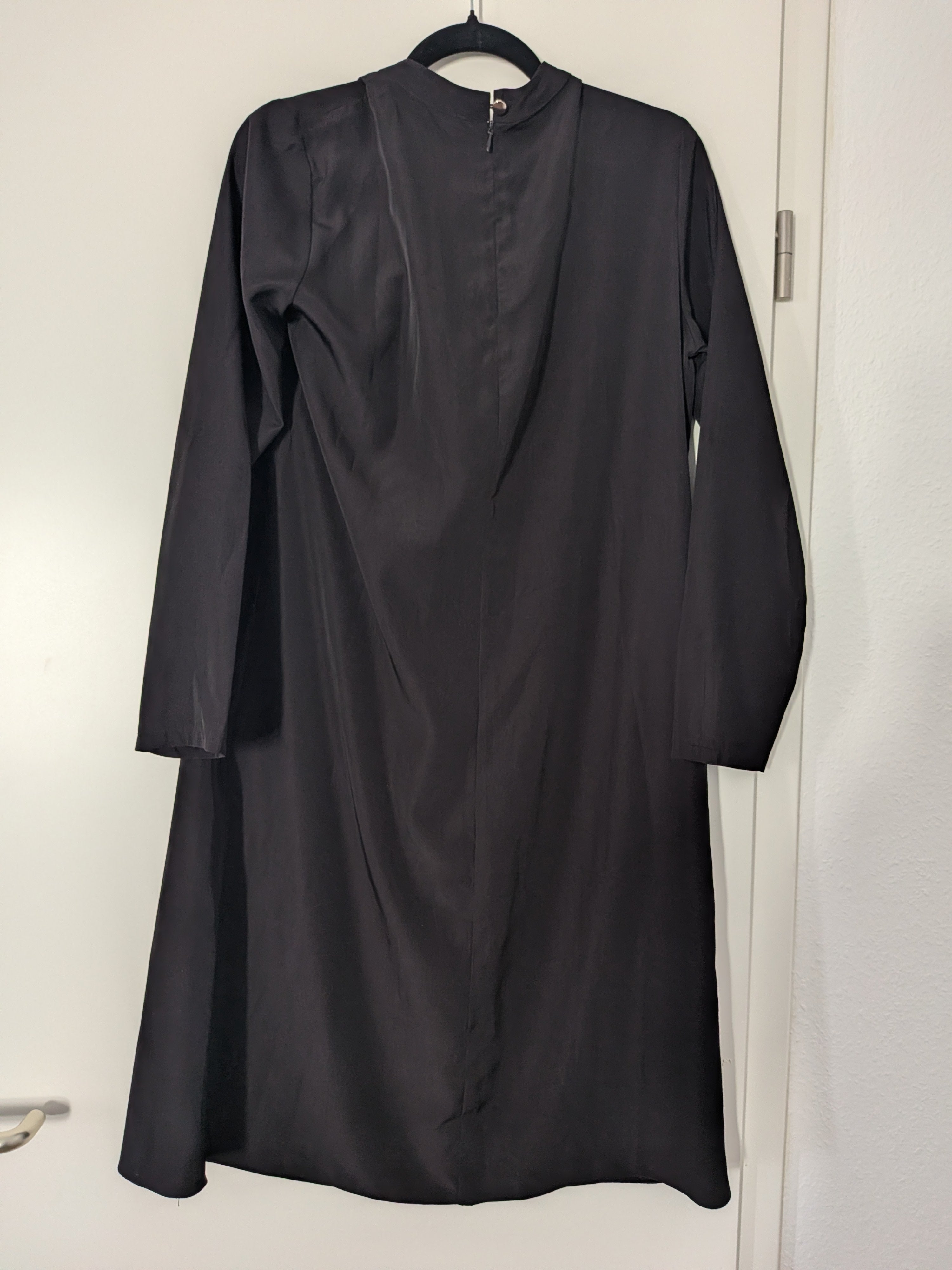 Elegant Tekbir Dress • EU 40 • Navy Blue • High Neck • Very Good Condition