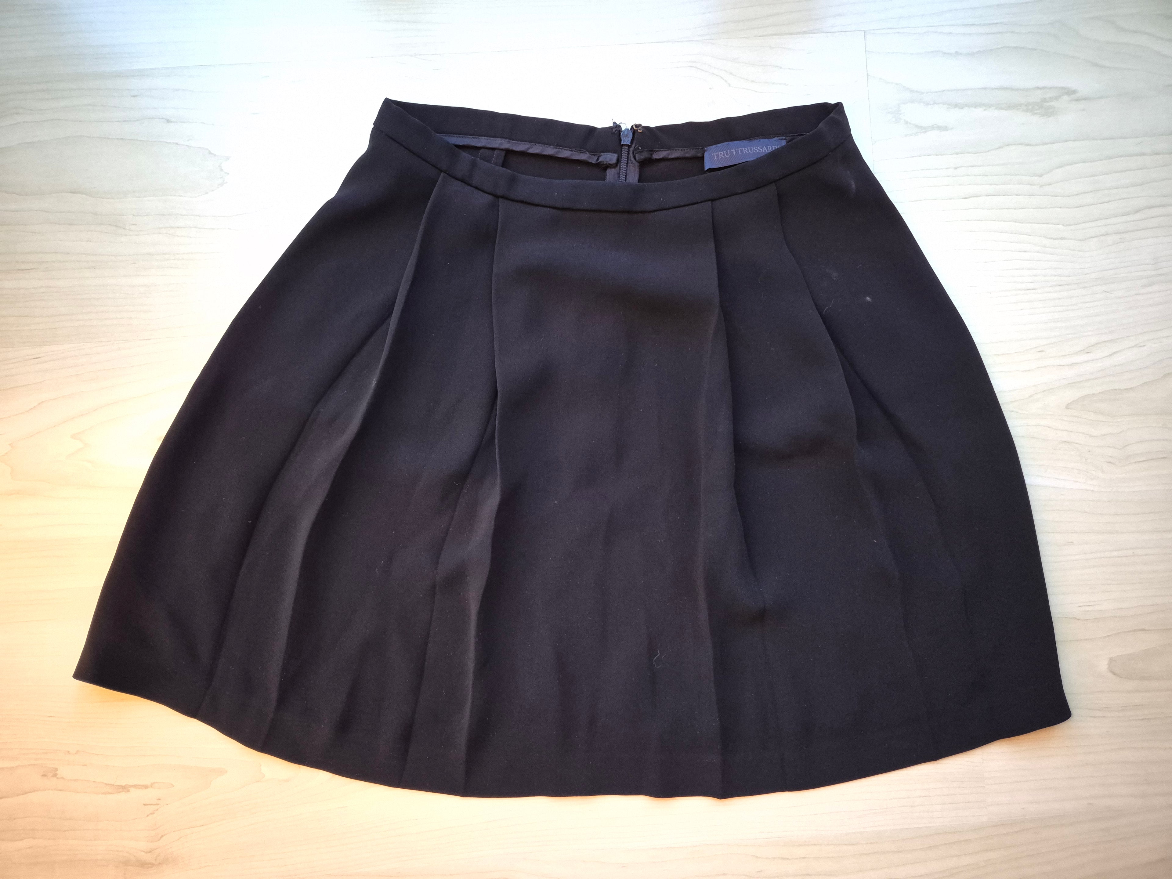 Tru Trussardi Schwarzer Faltenrock, Gr. 42, Polyester-Mix, Sehr guter Zustand
