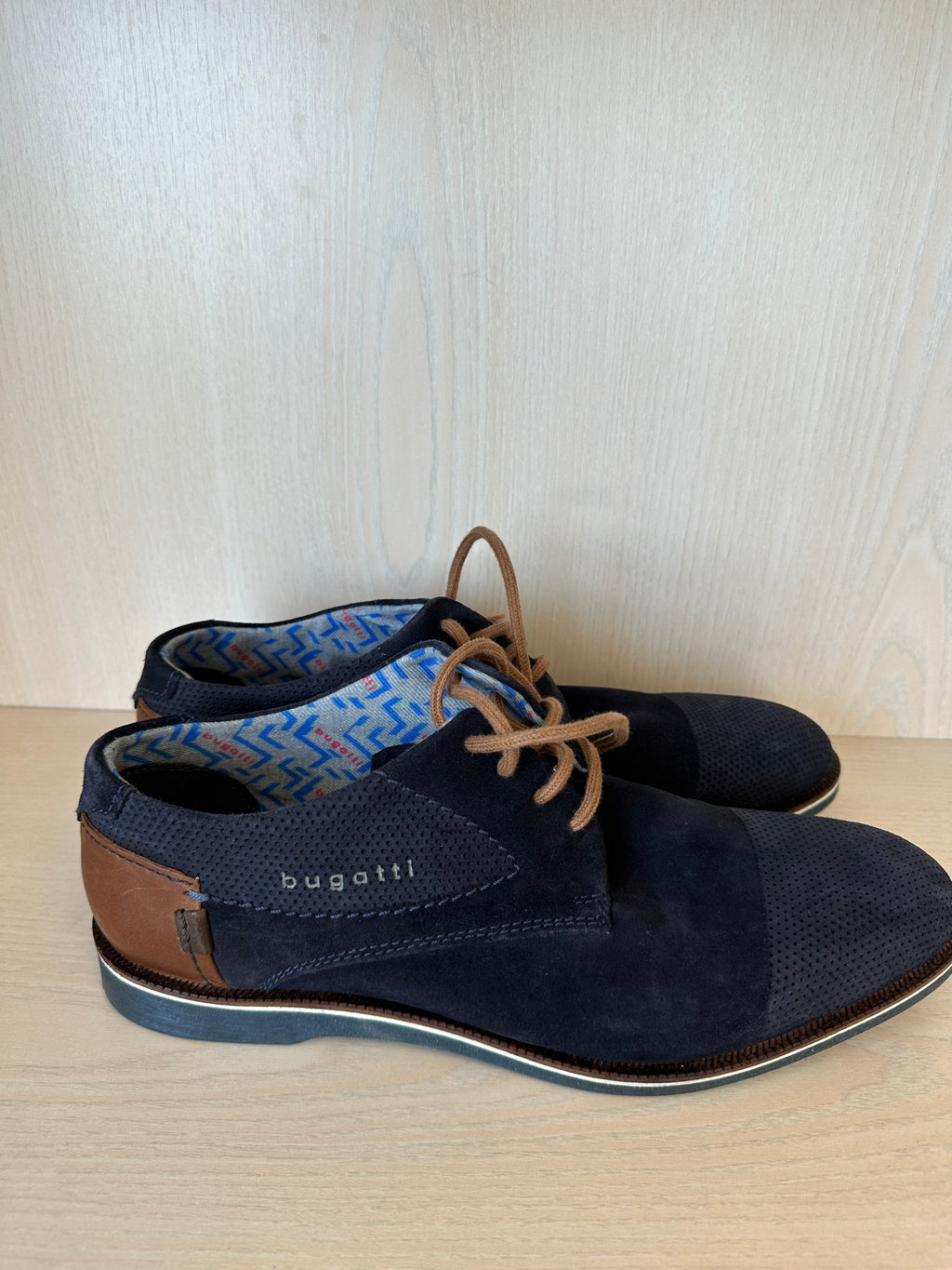 Bugatti Melchiore Derby Dunkelblau Wildleder Gr. 45 – sehr guter Zustand