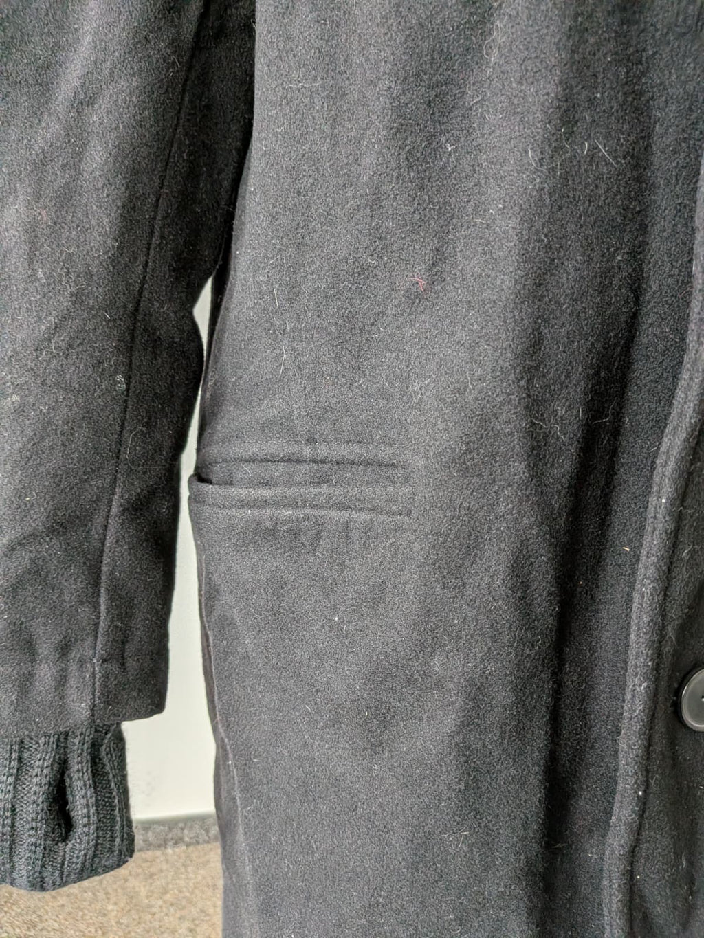 Bertoni Wollmantel mit Kunstfellkragen – Schwarz, Größe L, Guter Zustand