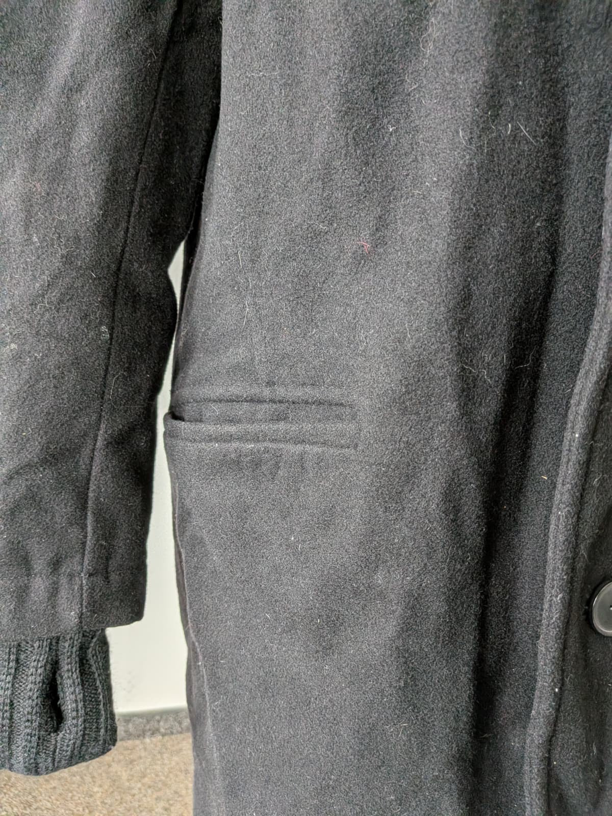 Bertoni Wollmantel mit Kunstfellkragen – Schwarz, Größe L, Guter Zustand