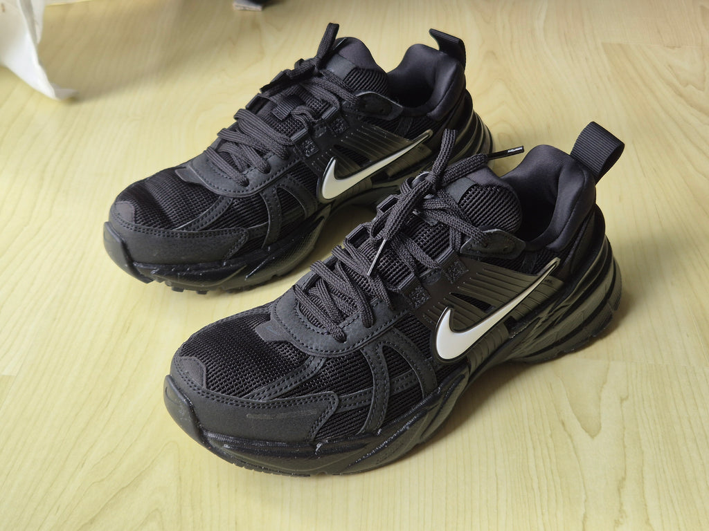 Nike V2K Run „Black Anthracite/Chrome“, EU 39 – sehr guter Zustand