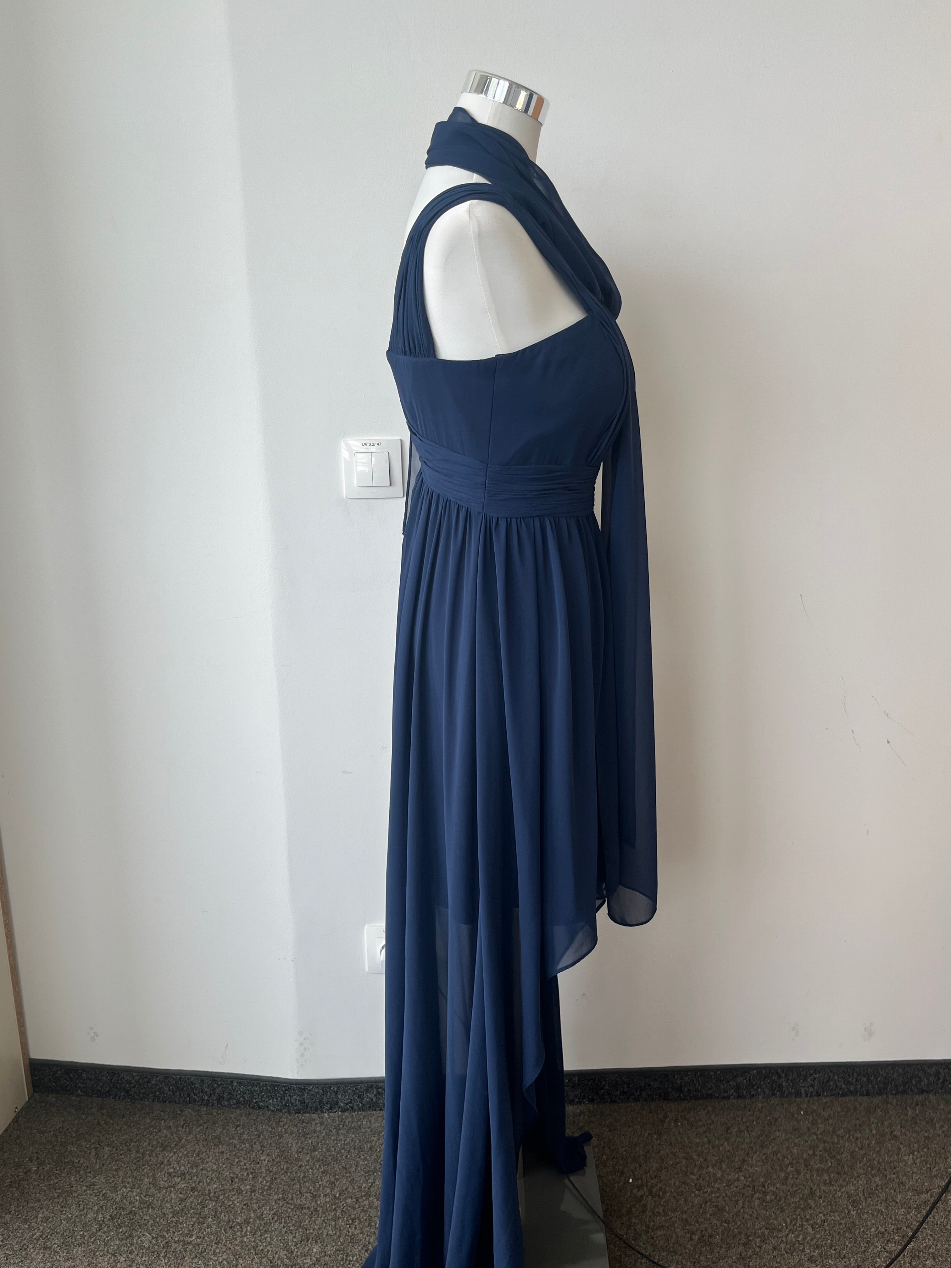 Elegantes Marie Lund One-Shoulder-Abendkleid Royalblau S mit Schal