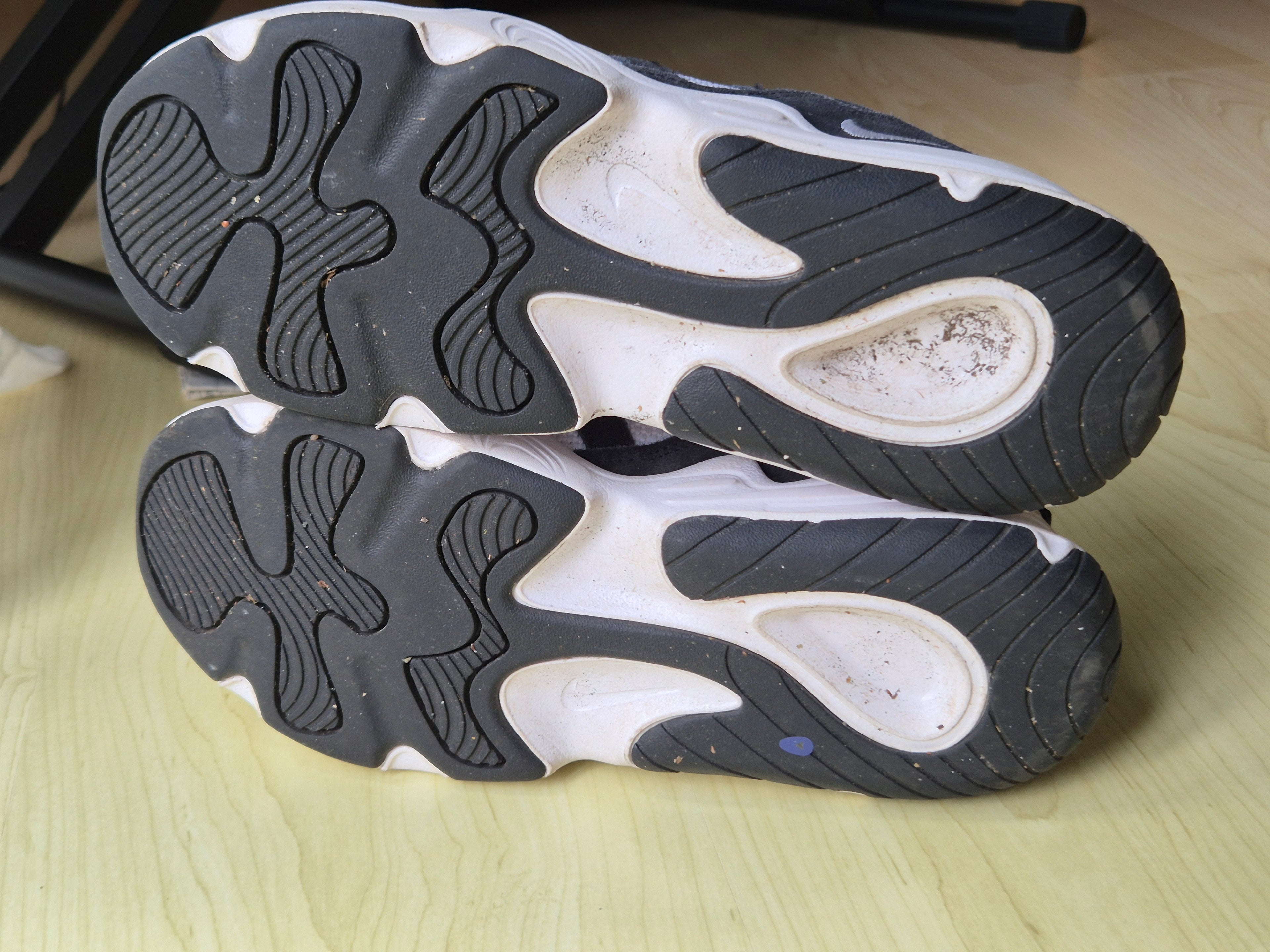 Nike Tech Hera | Größe 39 | Weiß/Schwarz | guter Zustand