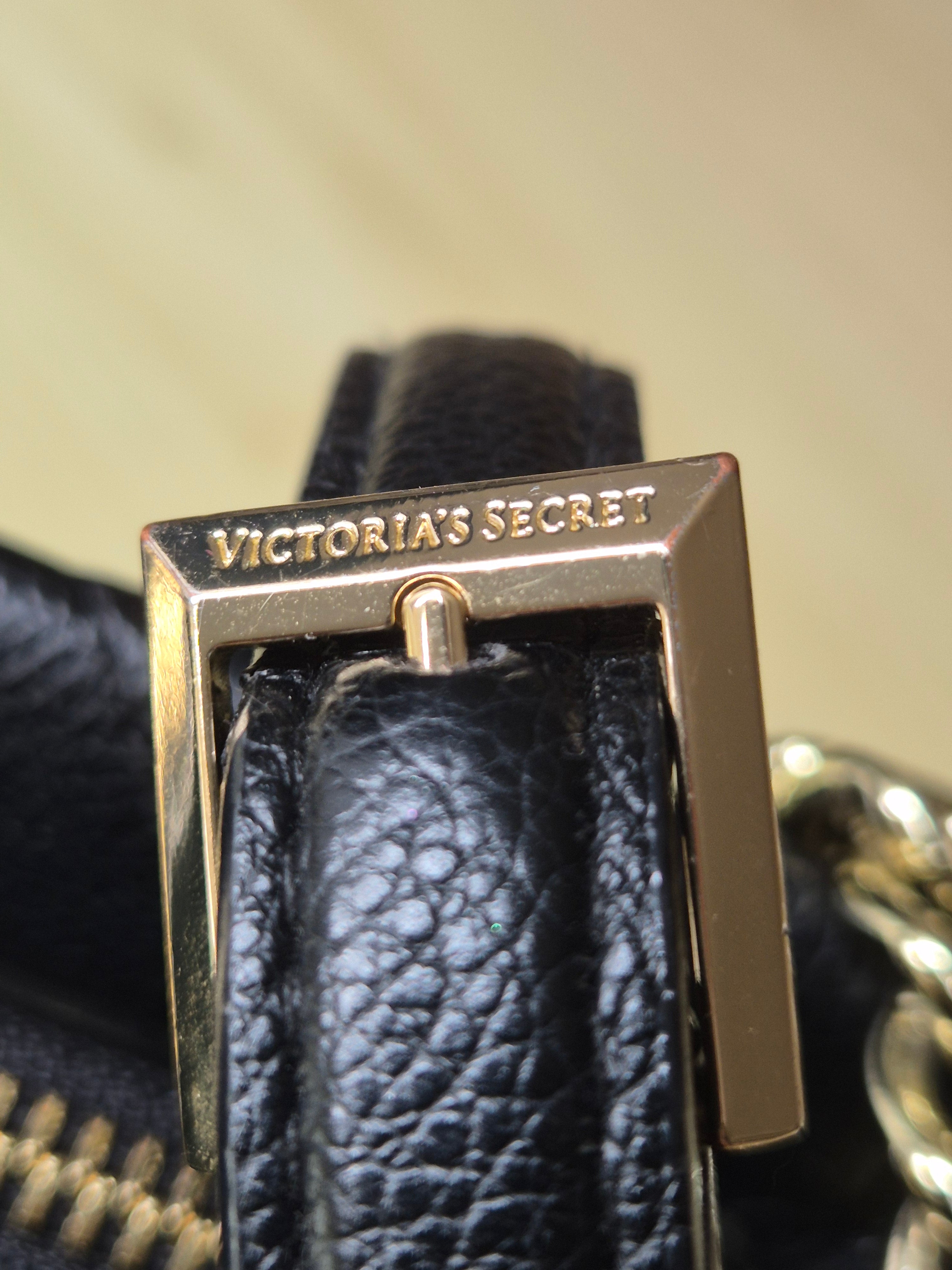 Victoria's Secret V Quilt Crossbody | Black | Gold Chain | Very Good Condition