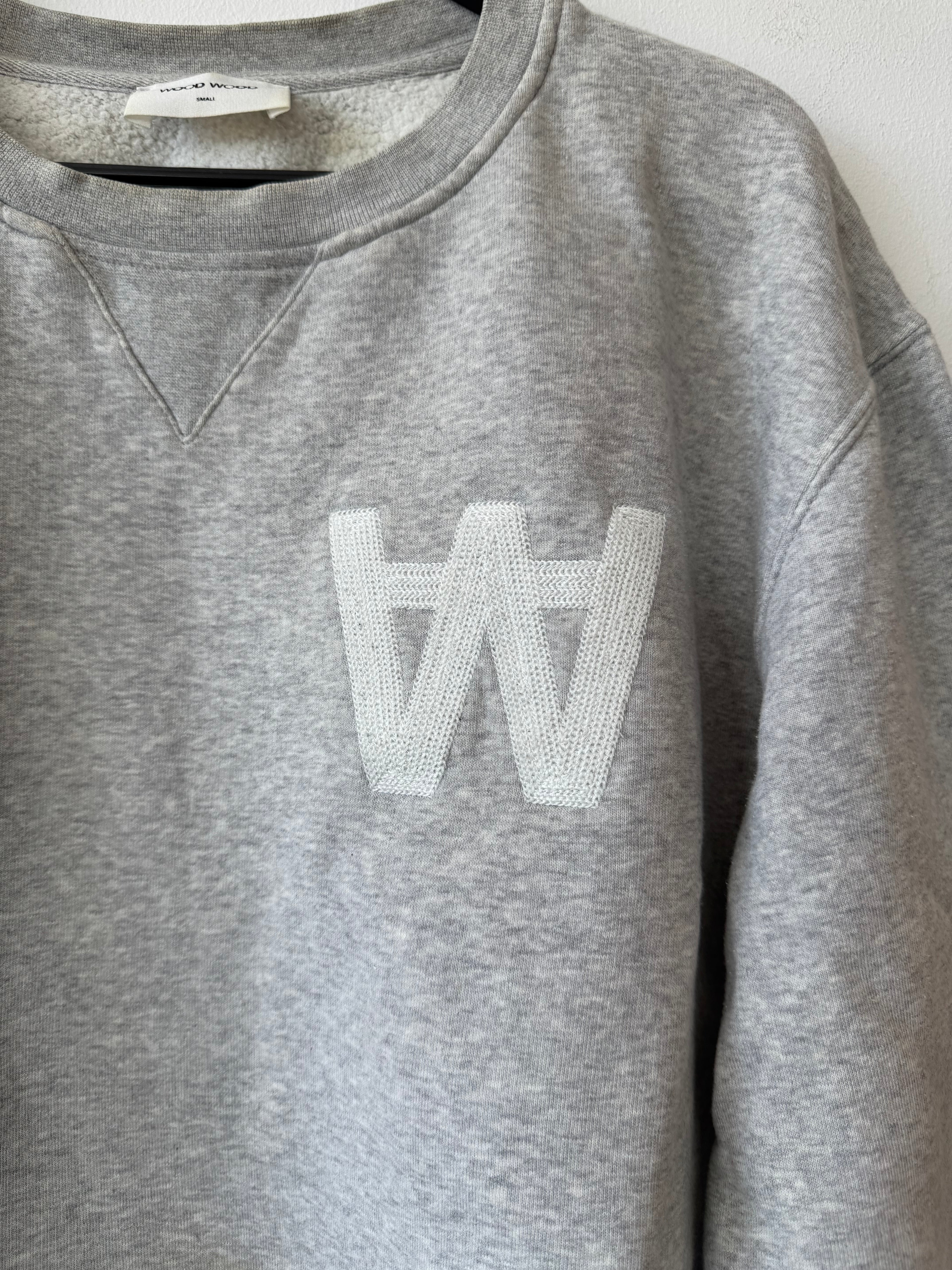 Wood Wood W Logo Sweatshirt Grau Größe S – Guter Zustand