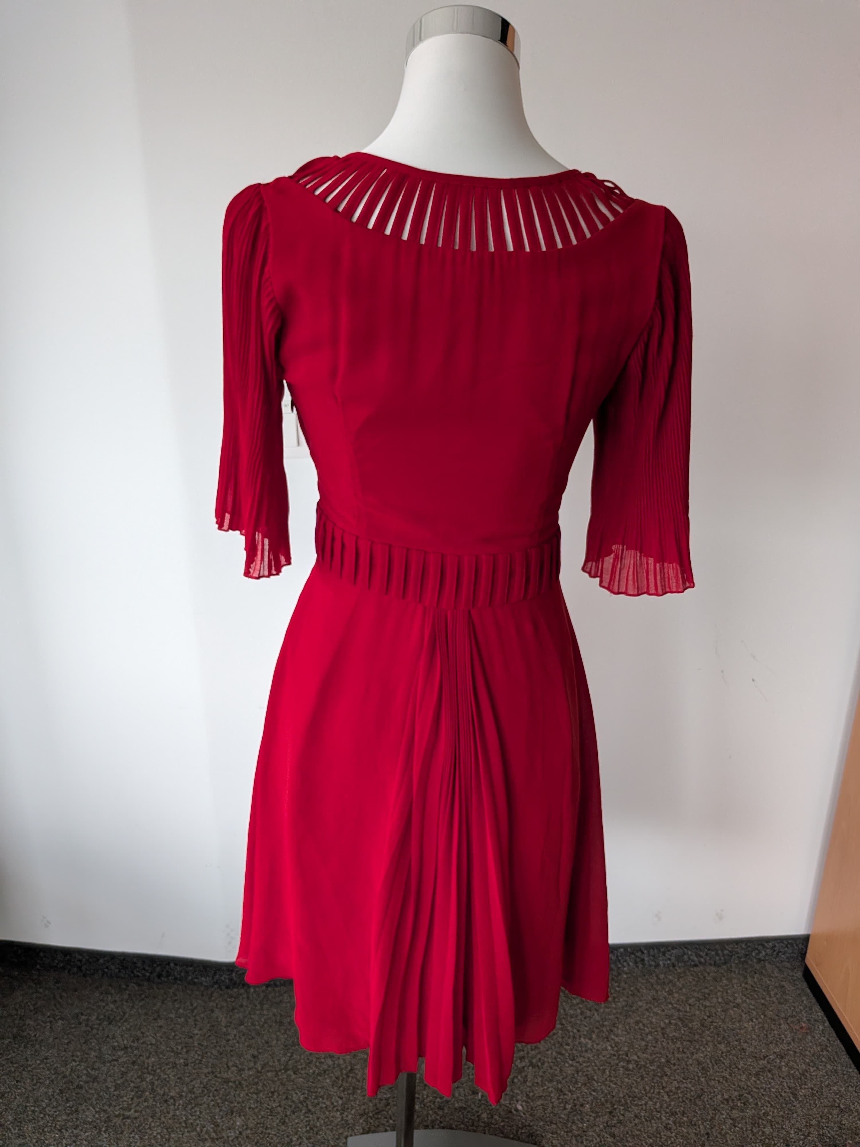 Fever London Rotes Plisseekleid – EU 36 – Guter Zustand