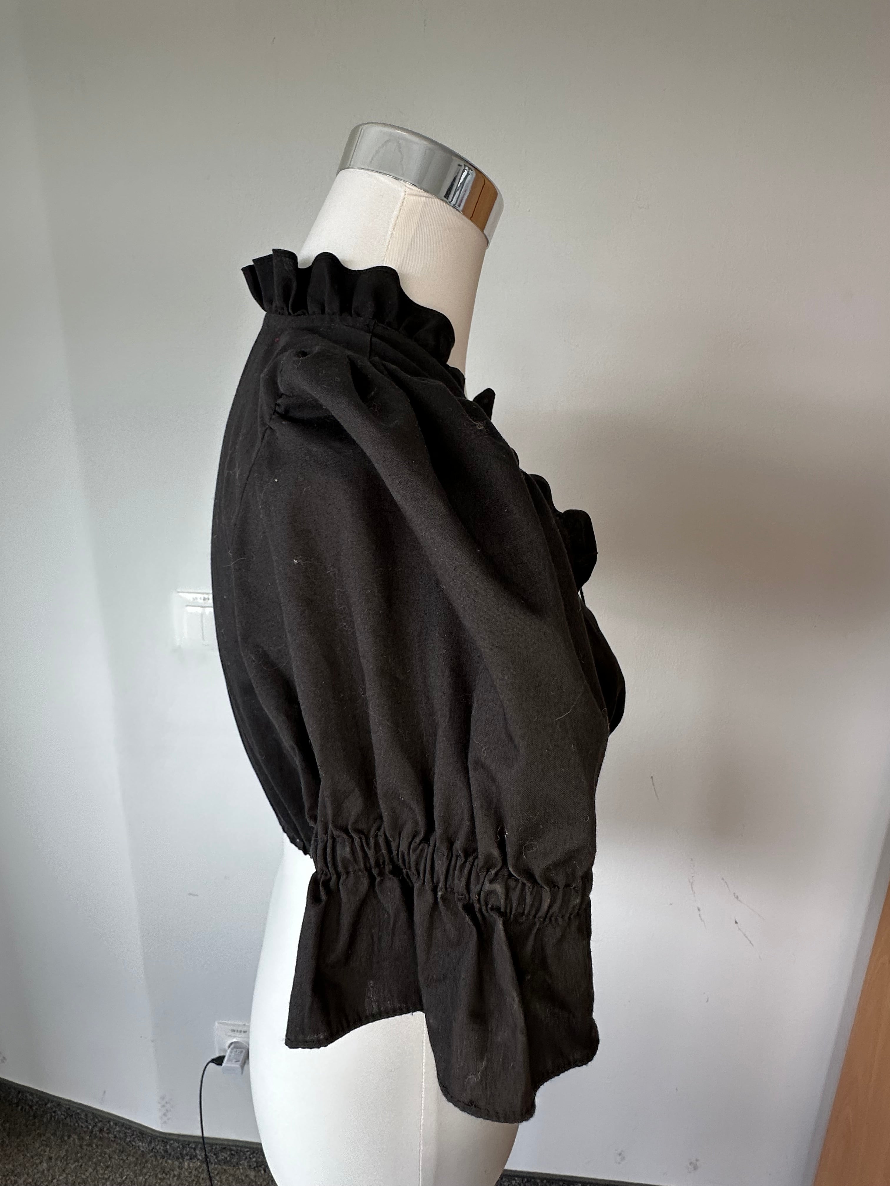 Distler Dirndl Bluse kurz Schwarz Gr. 36 Puffärmel guter Zustand