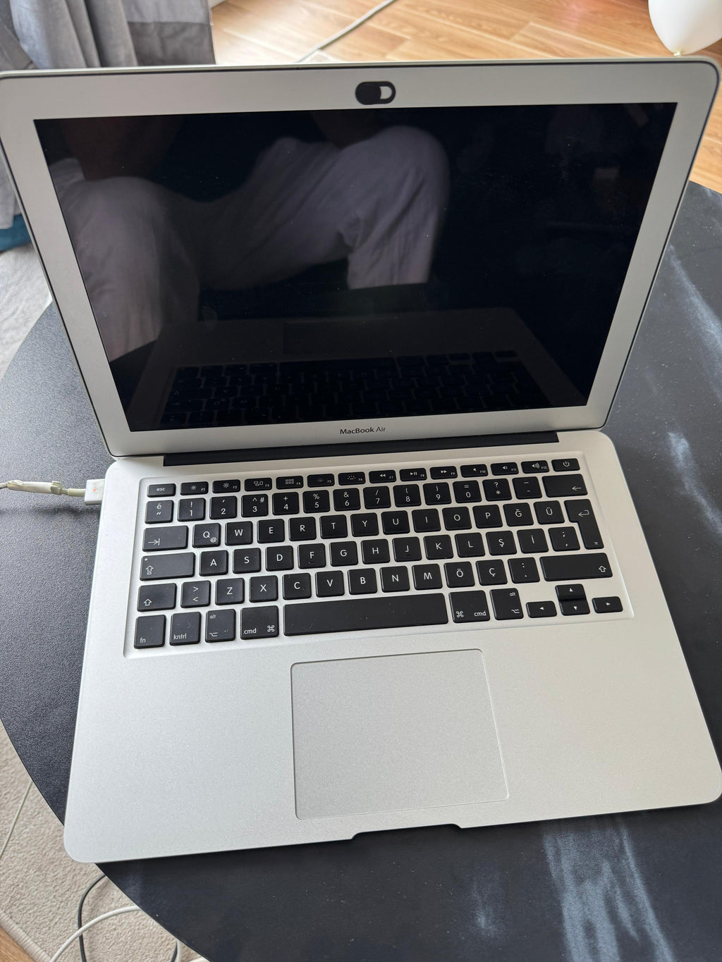 Apple MacBook Air 13 A1466 i5 8GB 256GB SSD Silber Normalzustand