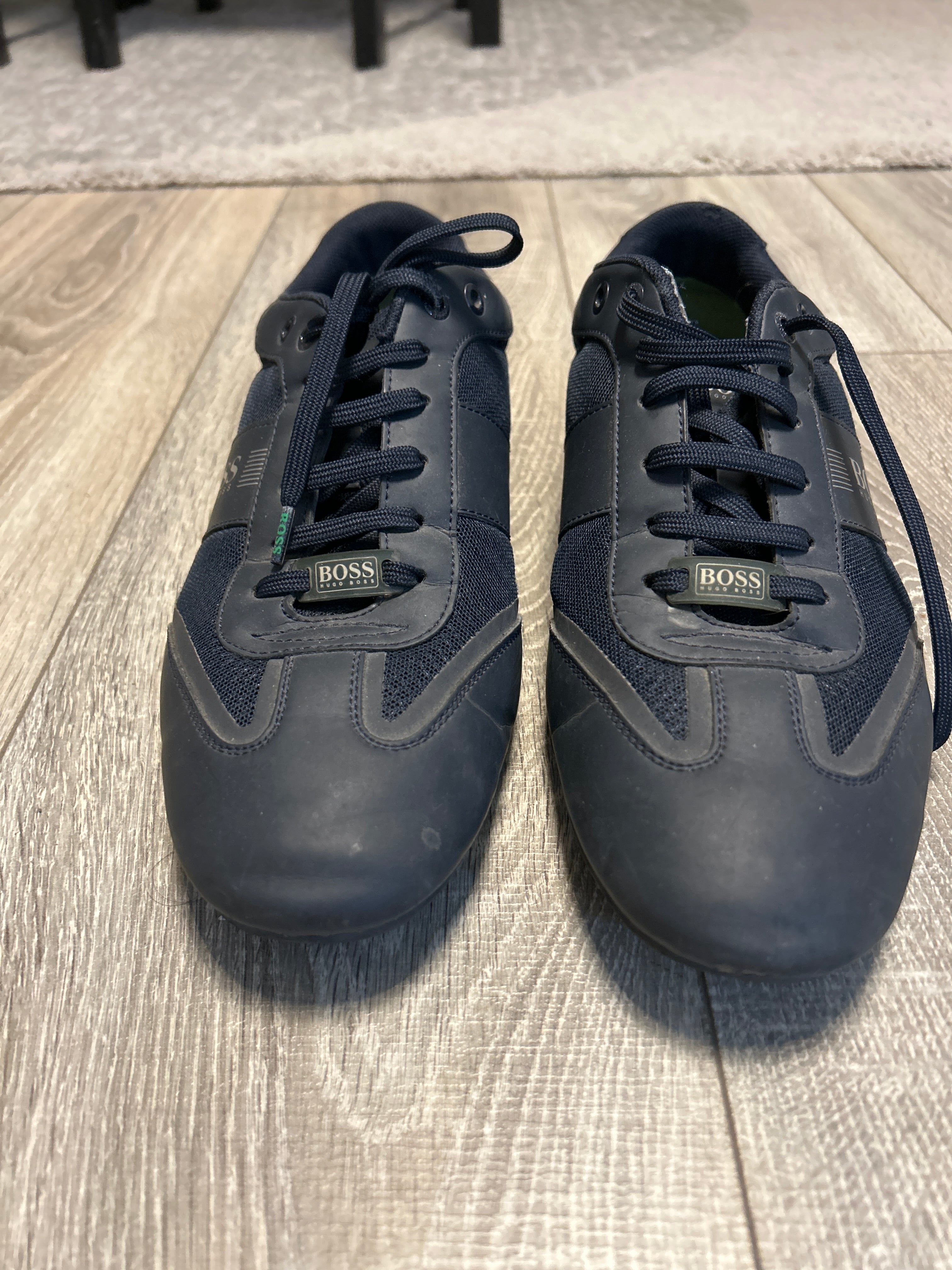 BOSS Lighter Low-Top Sneaker – EU 42, Dunkelblau, Sehr guter Zustand