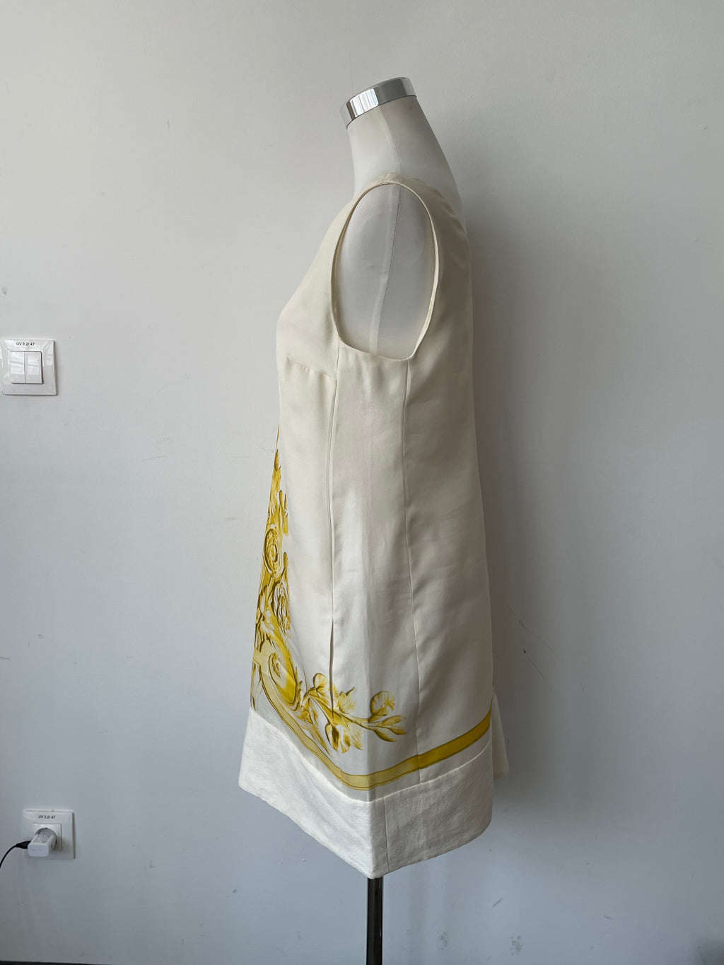 Giambattista Valli Shift Dress IT 44 Silk White Yellow Floral