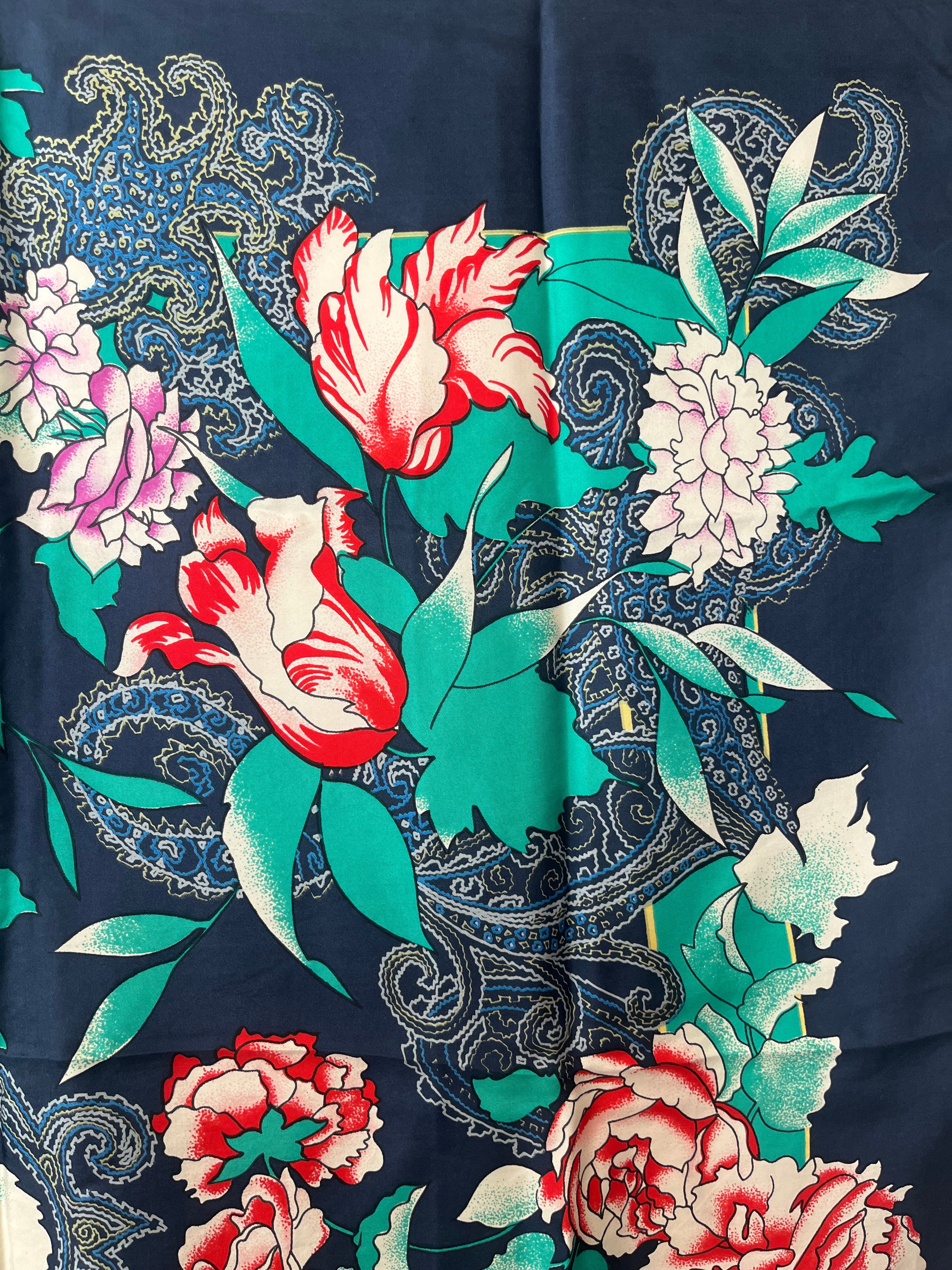 Echo Seidentuch – Floral Print, ca. 87 × 84 cm, Navy Multi, Sehr Gut