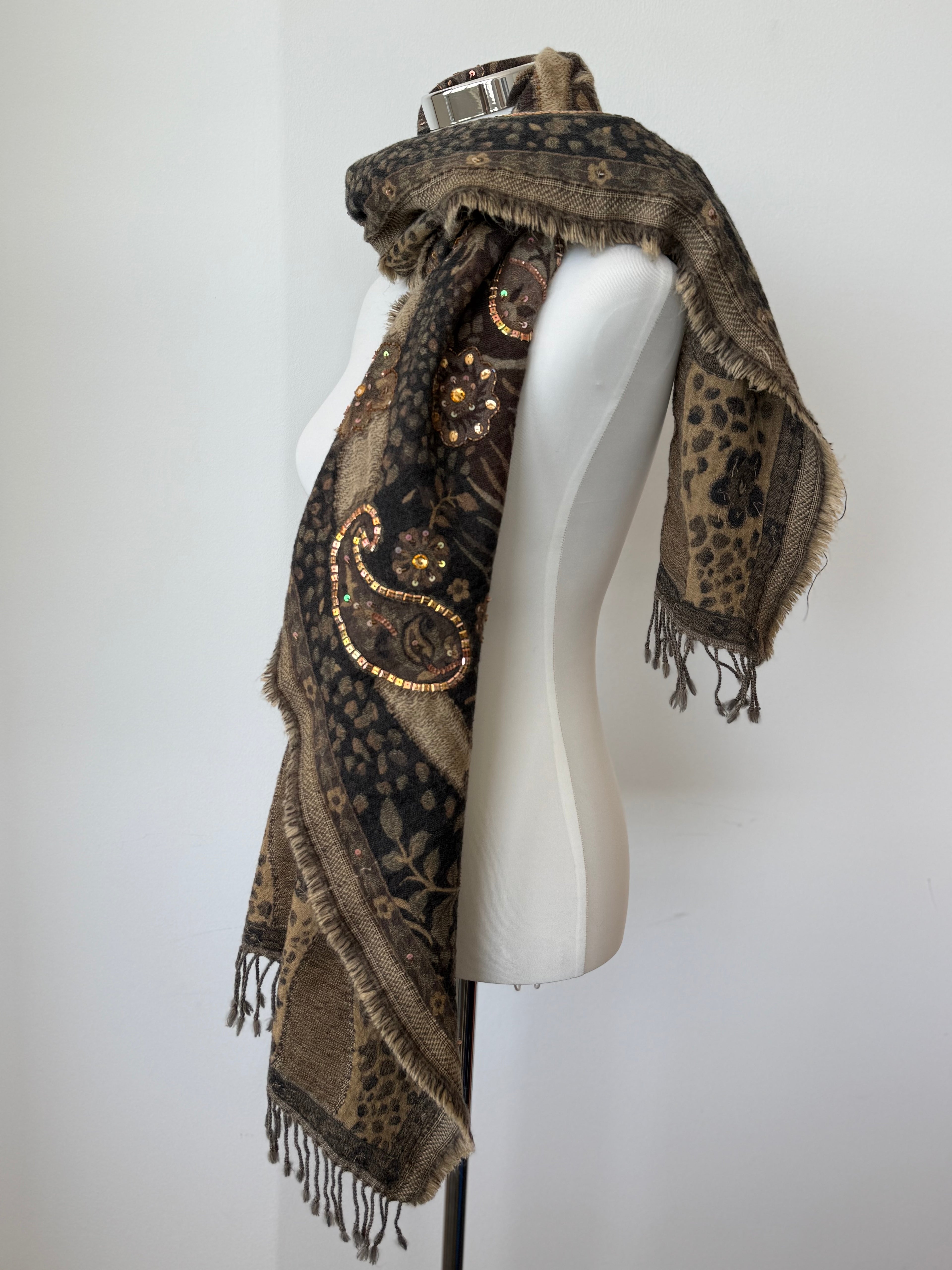Luxus Pozzo di Borgo 100% Wollschal bestickt mit Pailletten – One Size, sehr gut
