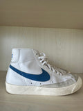 Nike Blazer Mid '77 Vintage – Weiß/Pazifikblau, Gr. 42, Guter Zustand