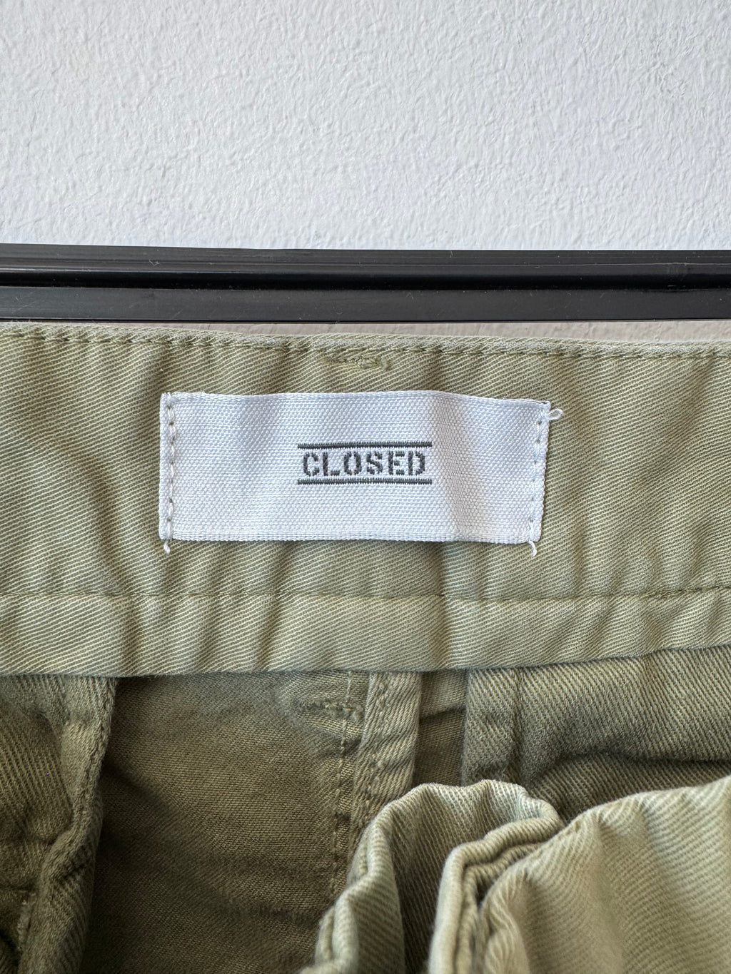 Closed „Clifton Skin“ Herren Chino W30 Oliv – Guter Zustand