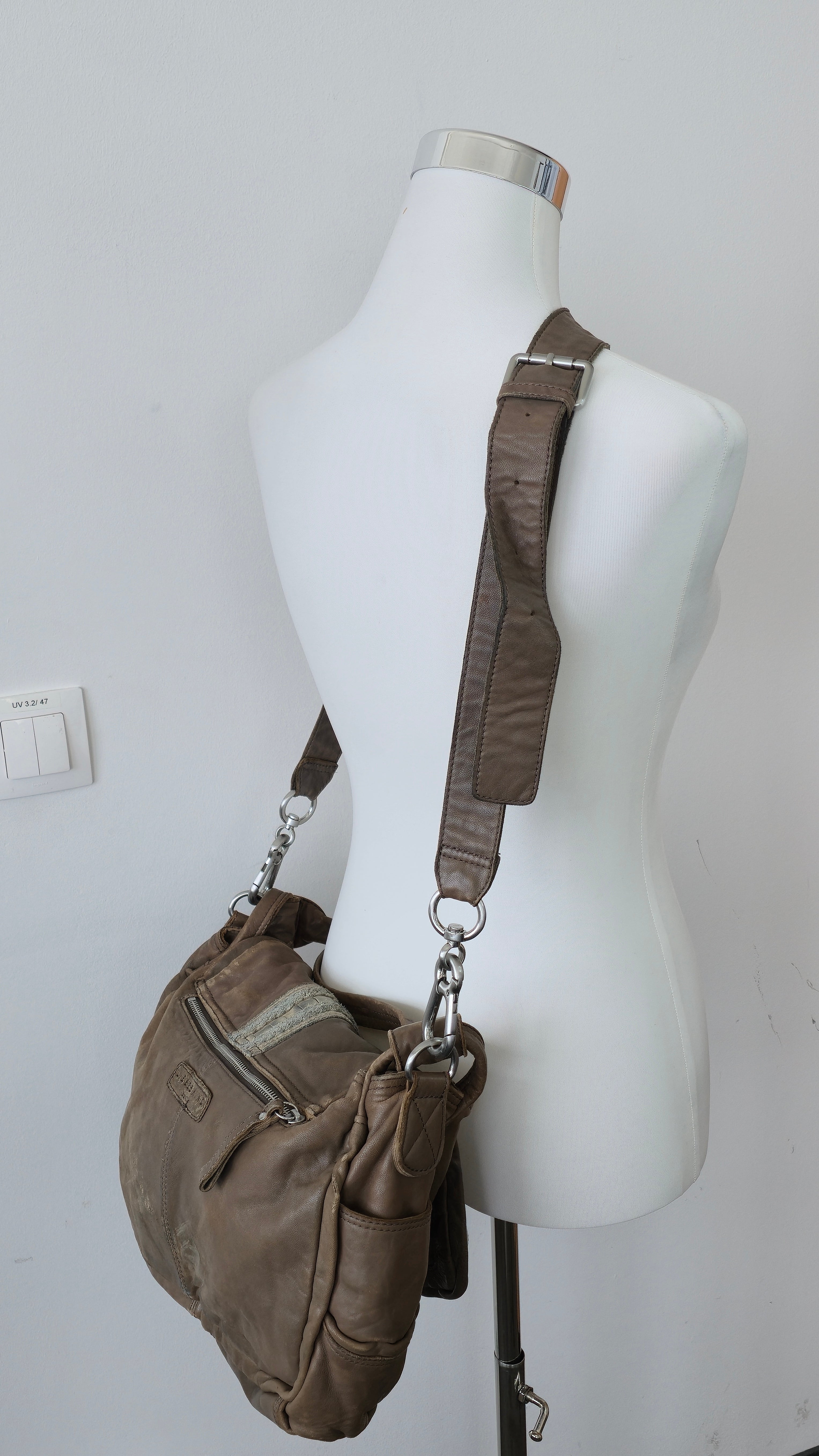 Liebeskind Berlin Vintage Leather Messenger Bag Taupe 40x28x10cm Poor Condition