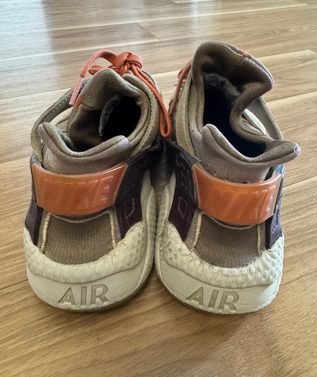 Nike Air Huarache Safari Beige/Orange EU 36.5 / US 5.5 – Normal Use