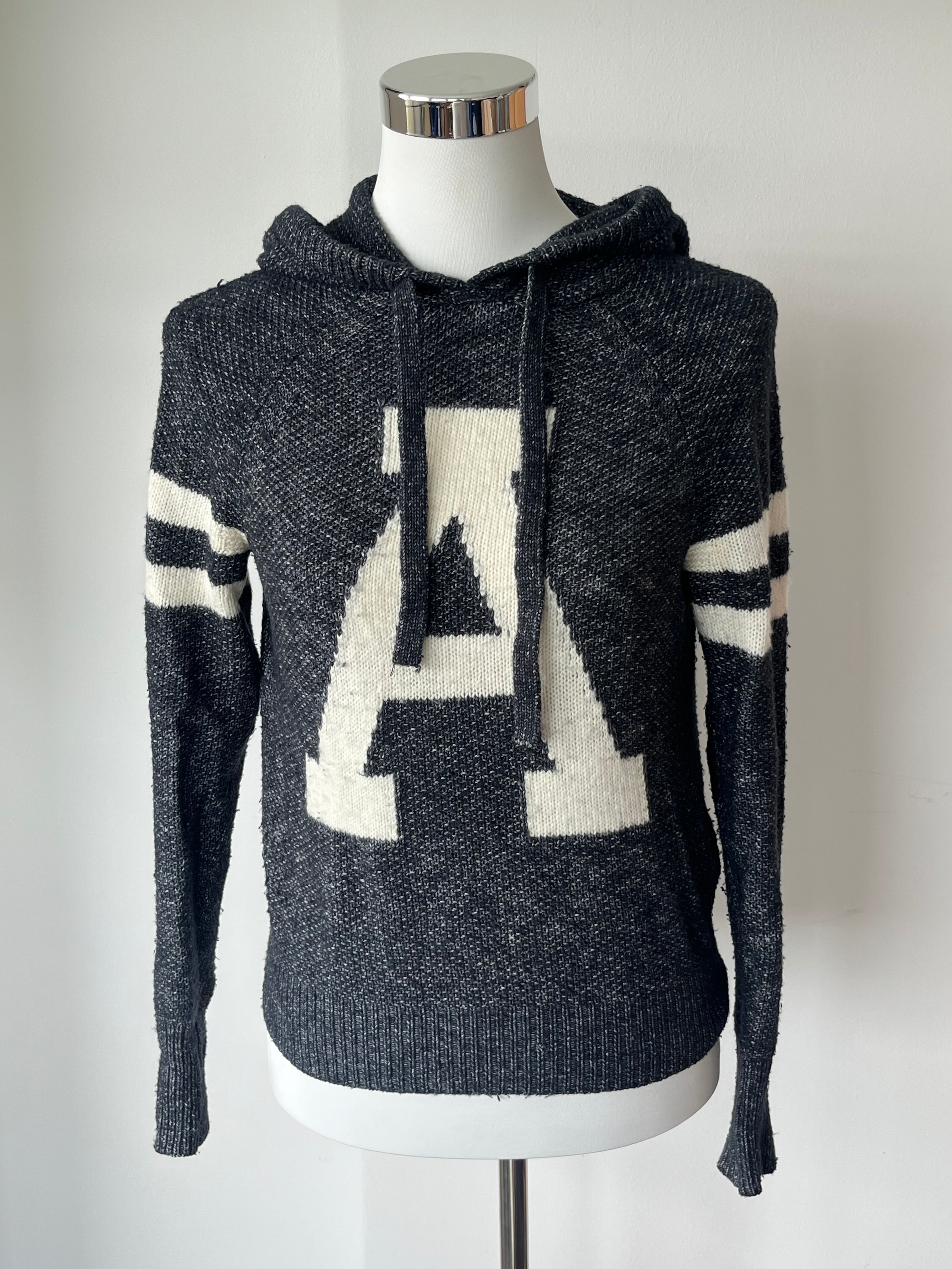 Abercrombie & Fitch Varsity Knit Hoodie XS – Navy mit großem „A“