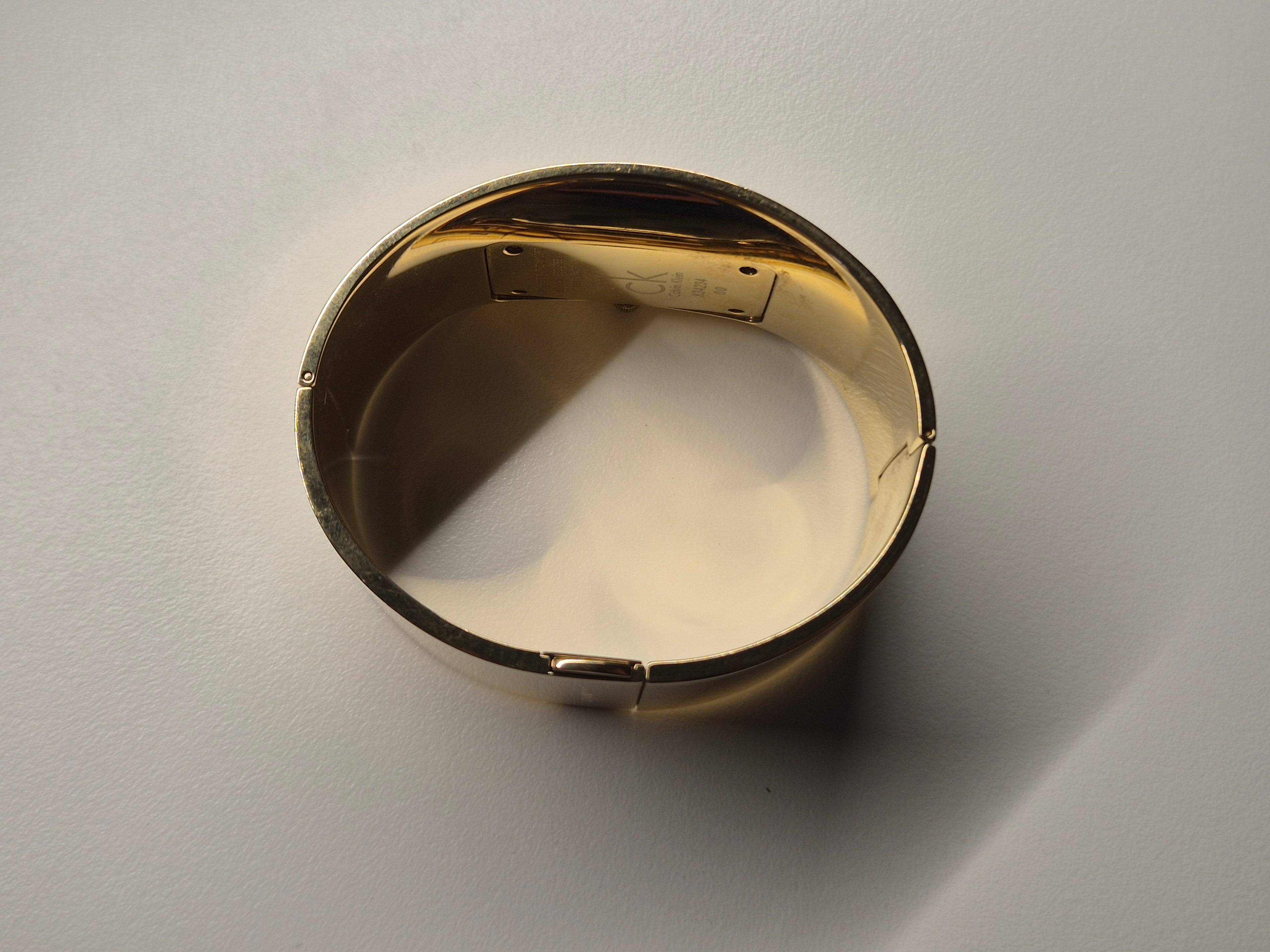 Calvin Klein K34234-00 Damen Cuff Uhr – Edelstahl, Gold, Gut, Batterie nötig