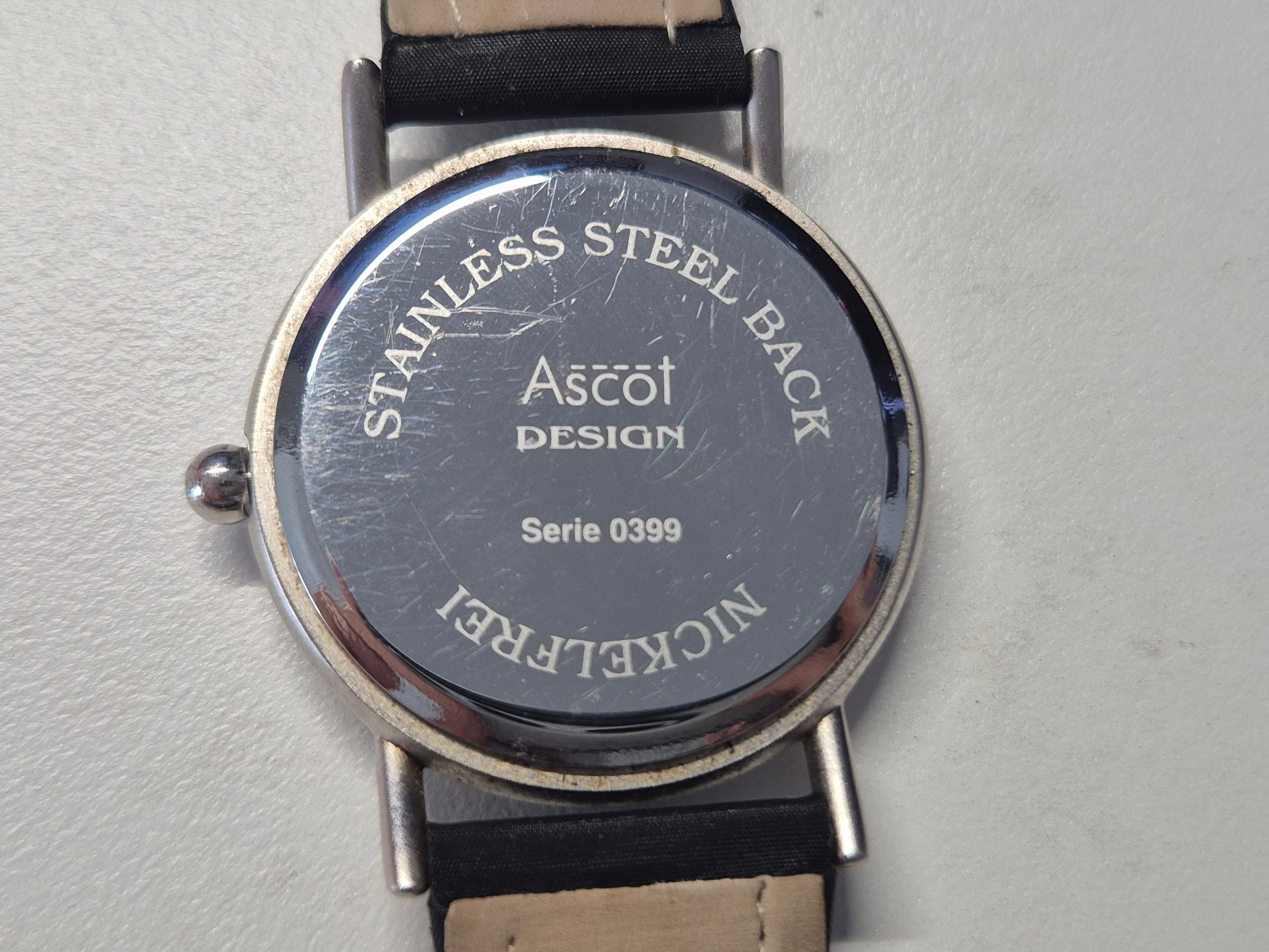 Ascot Design Quarzuhr „Suite 0309“ – Lederarmband, guter Zustand
