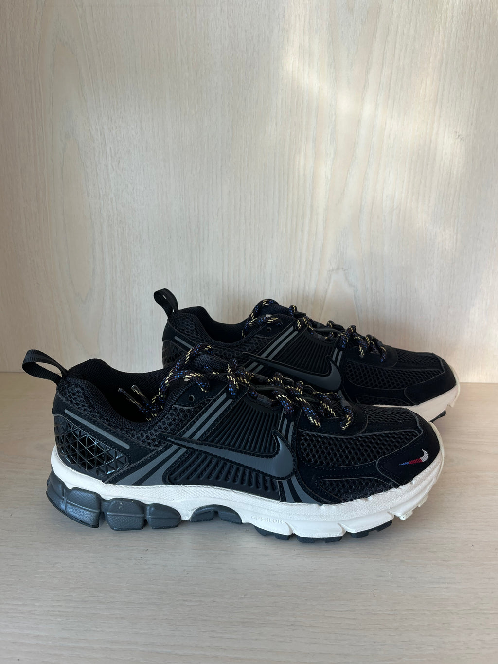 Nike Vomero 5 GS Black/Soft Pearl – EU 39 New
