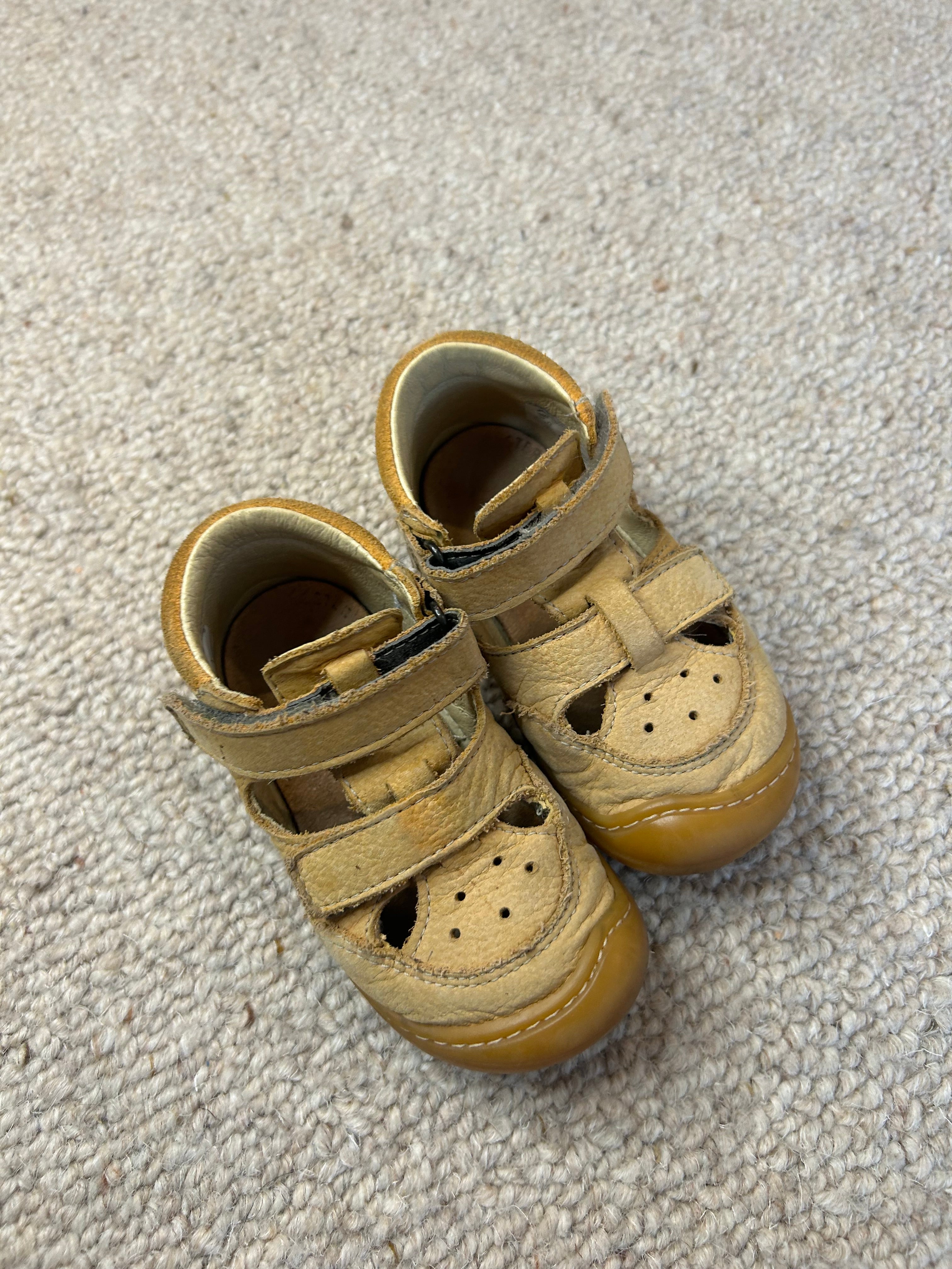 Ricosta Pepino Costa Sandalen geschlossen EU 21 Maisgelb Leder gebraucht