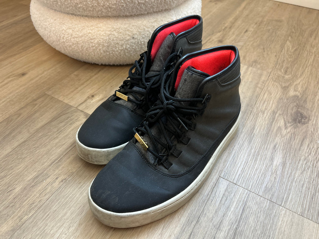 Nike Air Jordan Westbrook 0 'Holiday', Schwarz/Grau, Gr. 42, guter Zustand