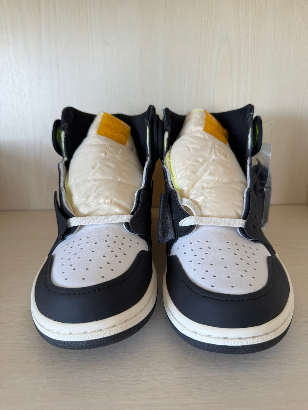 Nike Air Jordan 1 High OG Volt Gold DS US 11.5 / EU 45.5 New