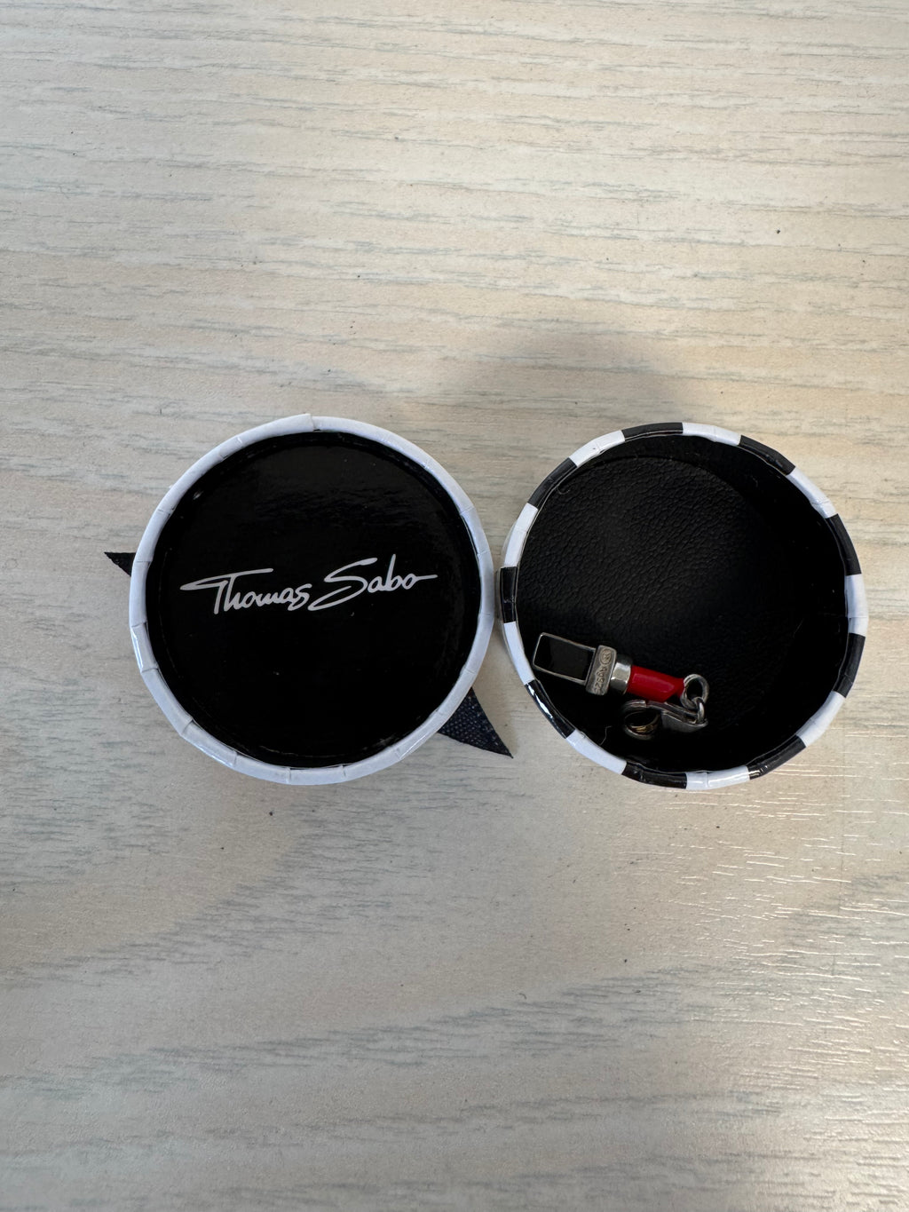 Thomas Sabo Lipstick Charm 925 Silber & Emaille, Silber/Rot, sehr gut, Box