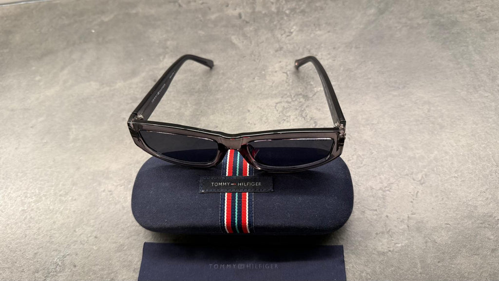 Tommy Hilfiger Jules Sunglasses | Smoke Grey | Acetate | 56-19-143 | Good