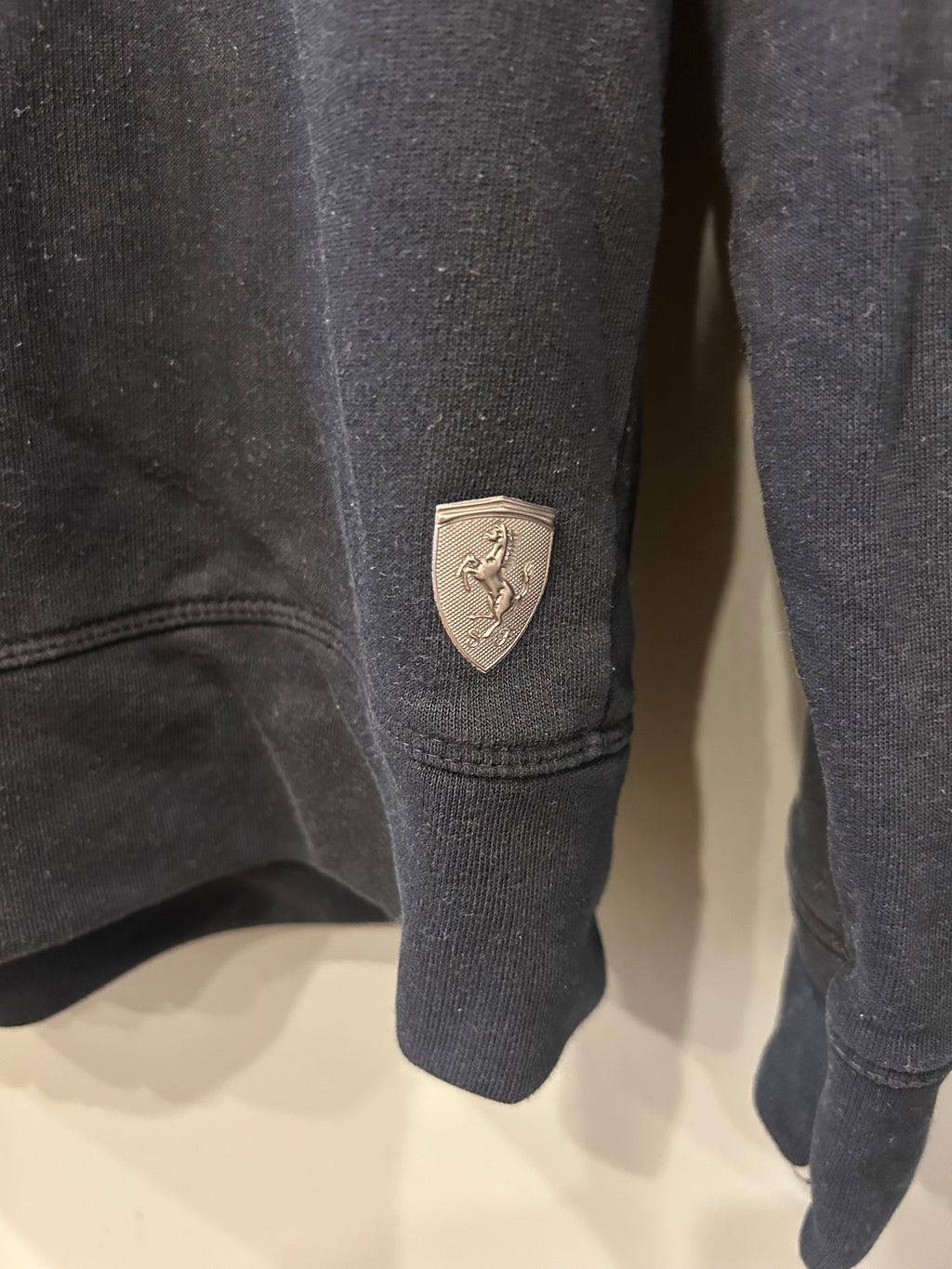 Puma Ferrari Shield Zip-Hoodie S – Schwarz – Guter Zustand