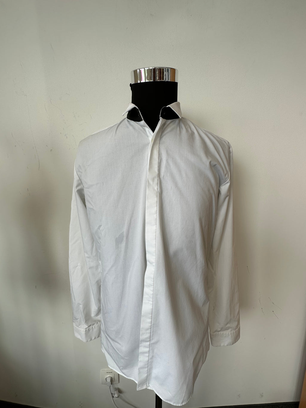 HUGO Slim Fit White Shirt 42, Black Collar Trim, Easy Iron, Good Condition