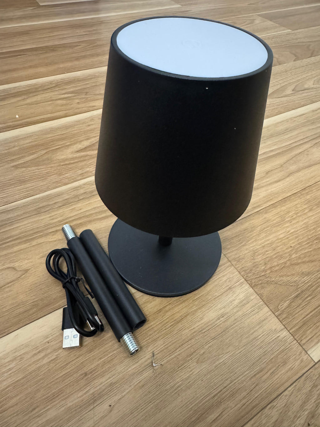 Like New Nolight Palermo LED Table Lamp, Black, 27-36cm, Rechargeable, Touch Dimmer