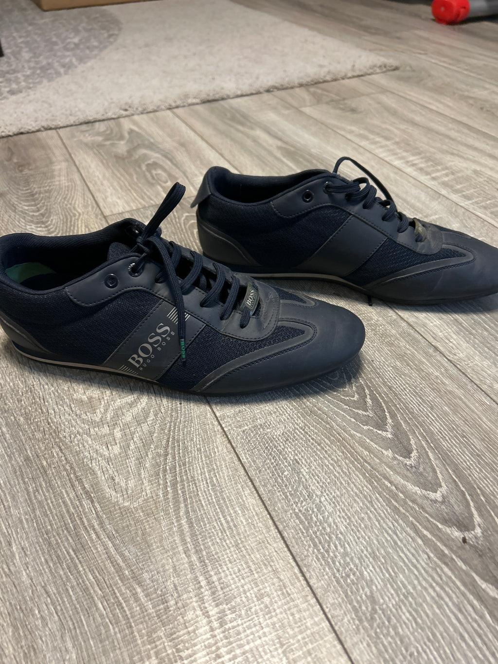 BOSS Lighter Low-Top Sneaker – EU 42, Dunkelblau, Sehr guter Zustand