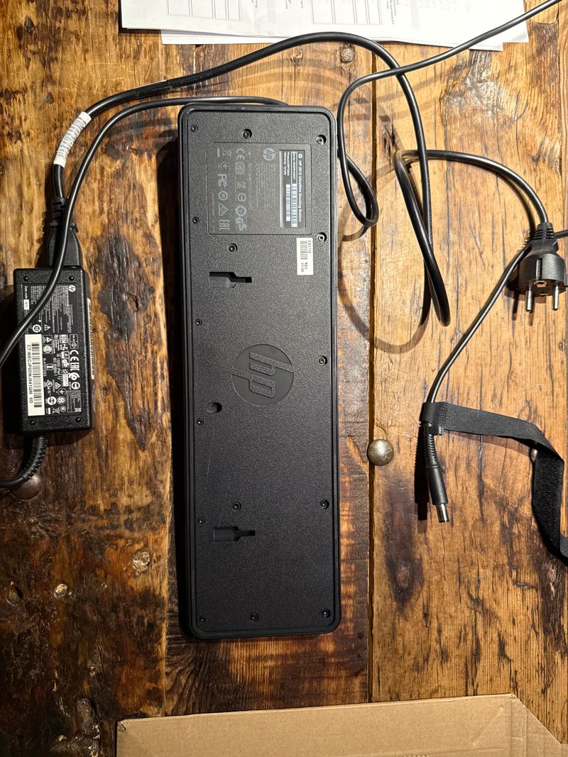 HP UltraSlim Docking Station D9Y32AA Black Compact incl. 65W Power Supply