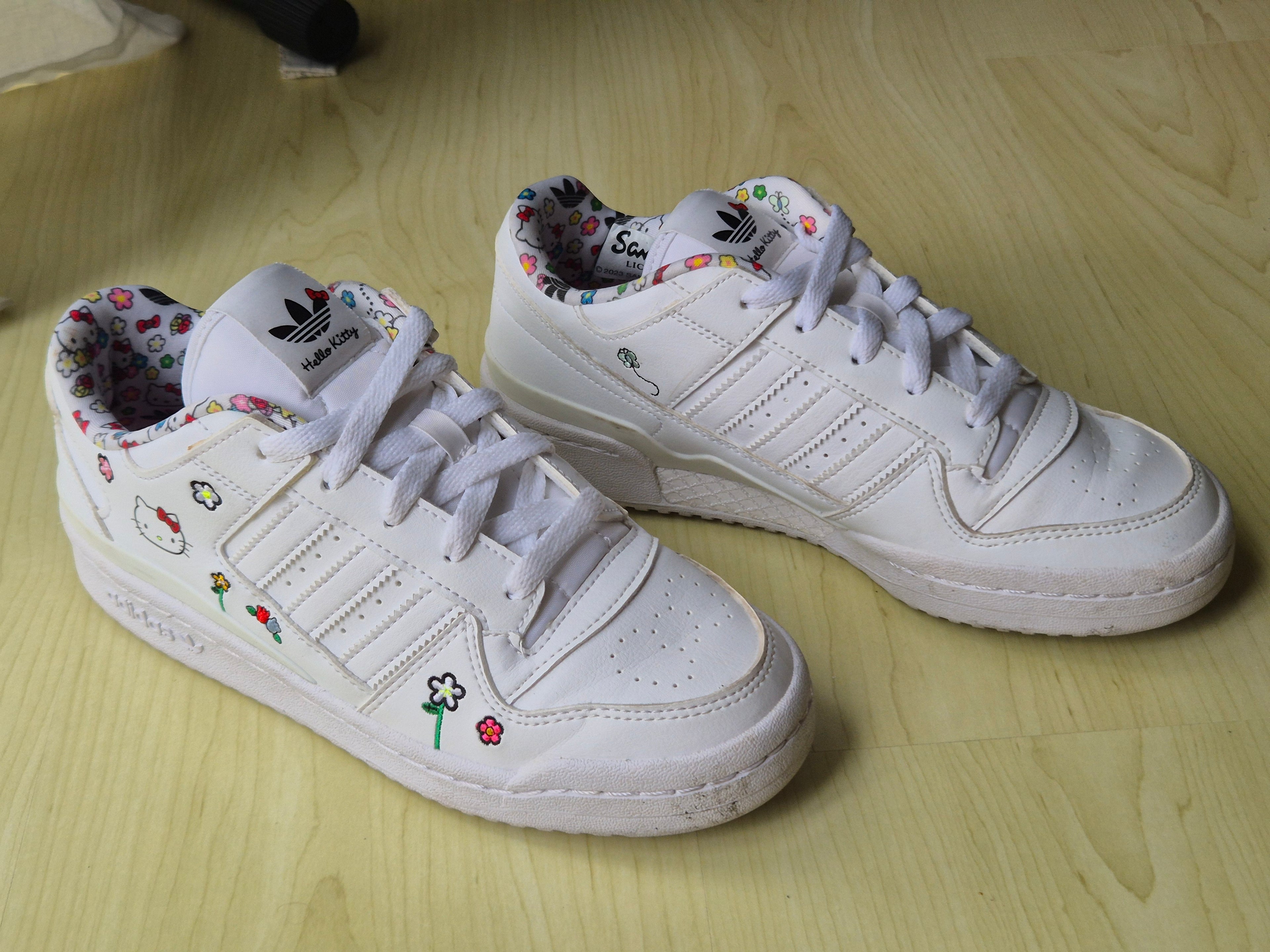 Adidas Forum Low Hello Kitty IG6031, Weiß/Schwarz/Gold, EU 38, guter Zustand