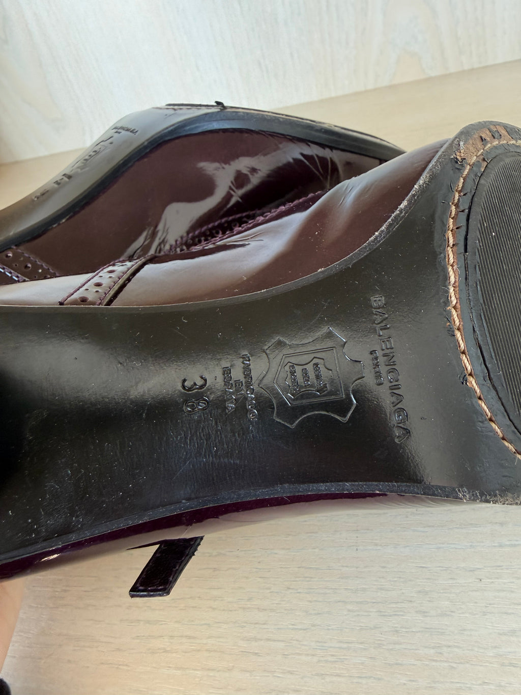 Balenciaga Paris Mary-Jane Pumps – Lackleder, Bordeaux, Gr. 38, Guter Zustand