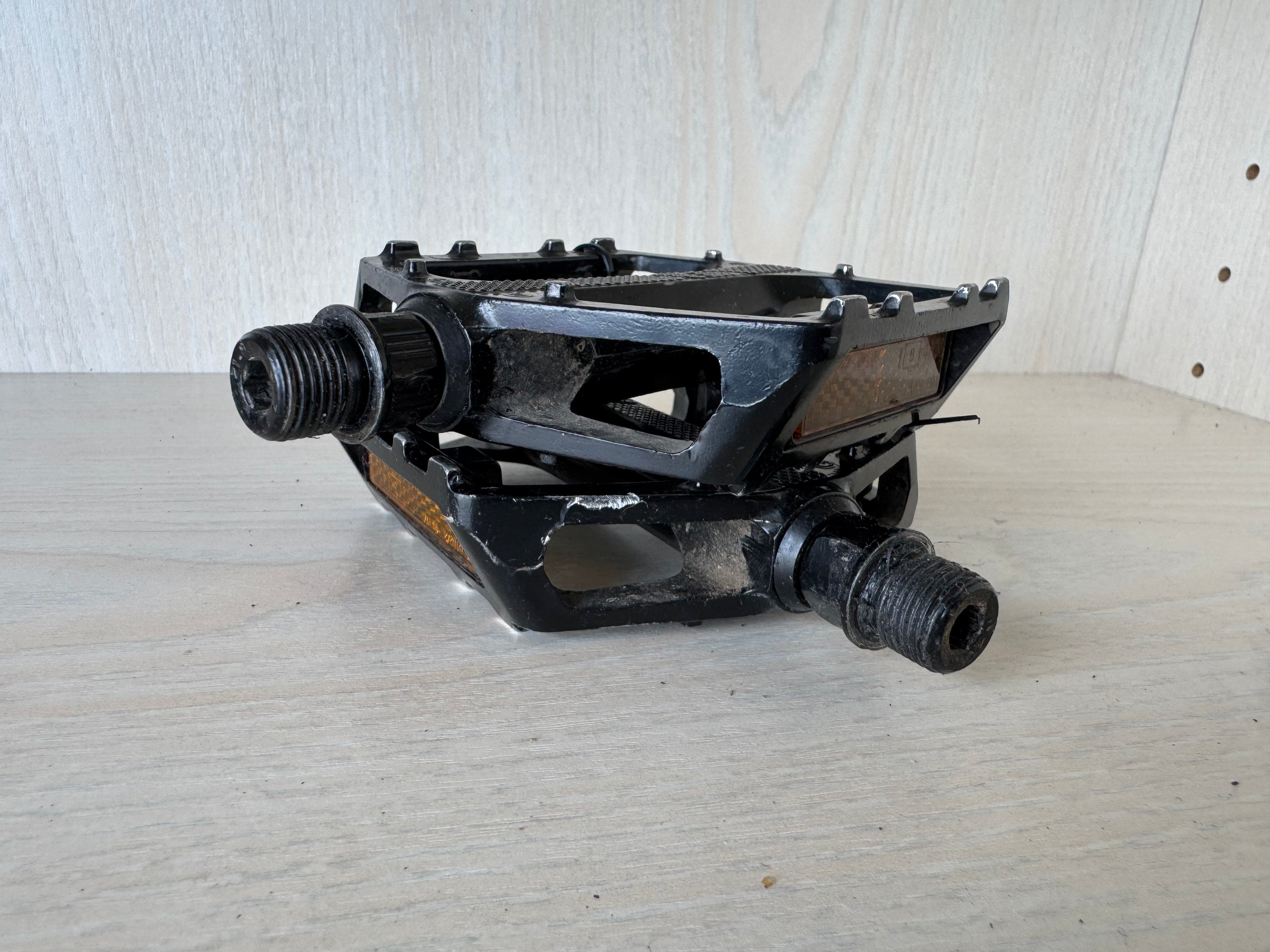Wellgo B087 Platform Pedals, Black, 9/16, Normal Use