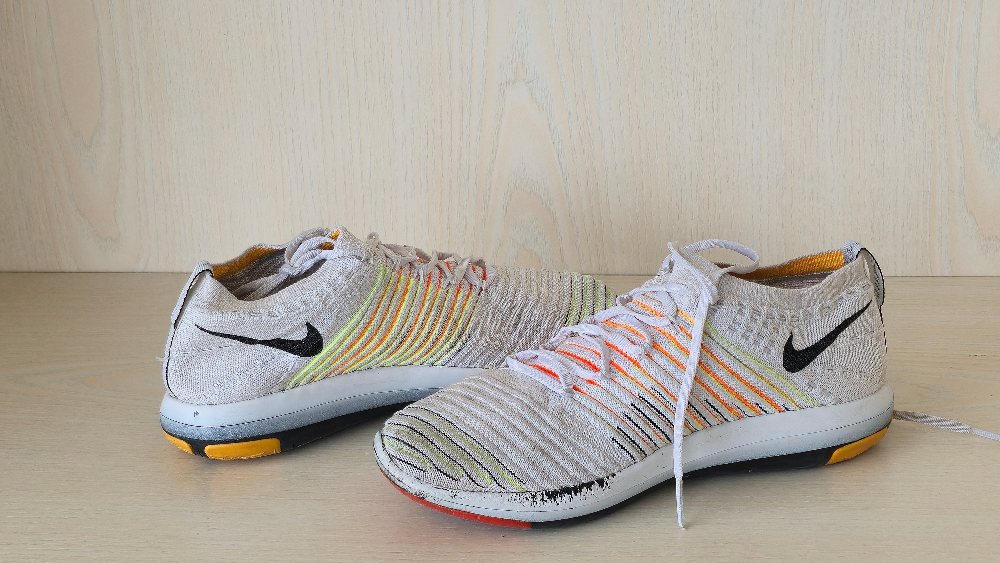 Nike Free Transform Flyknit | Weiß/Bunt | EU 36 | Gebraucht | Authentisch