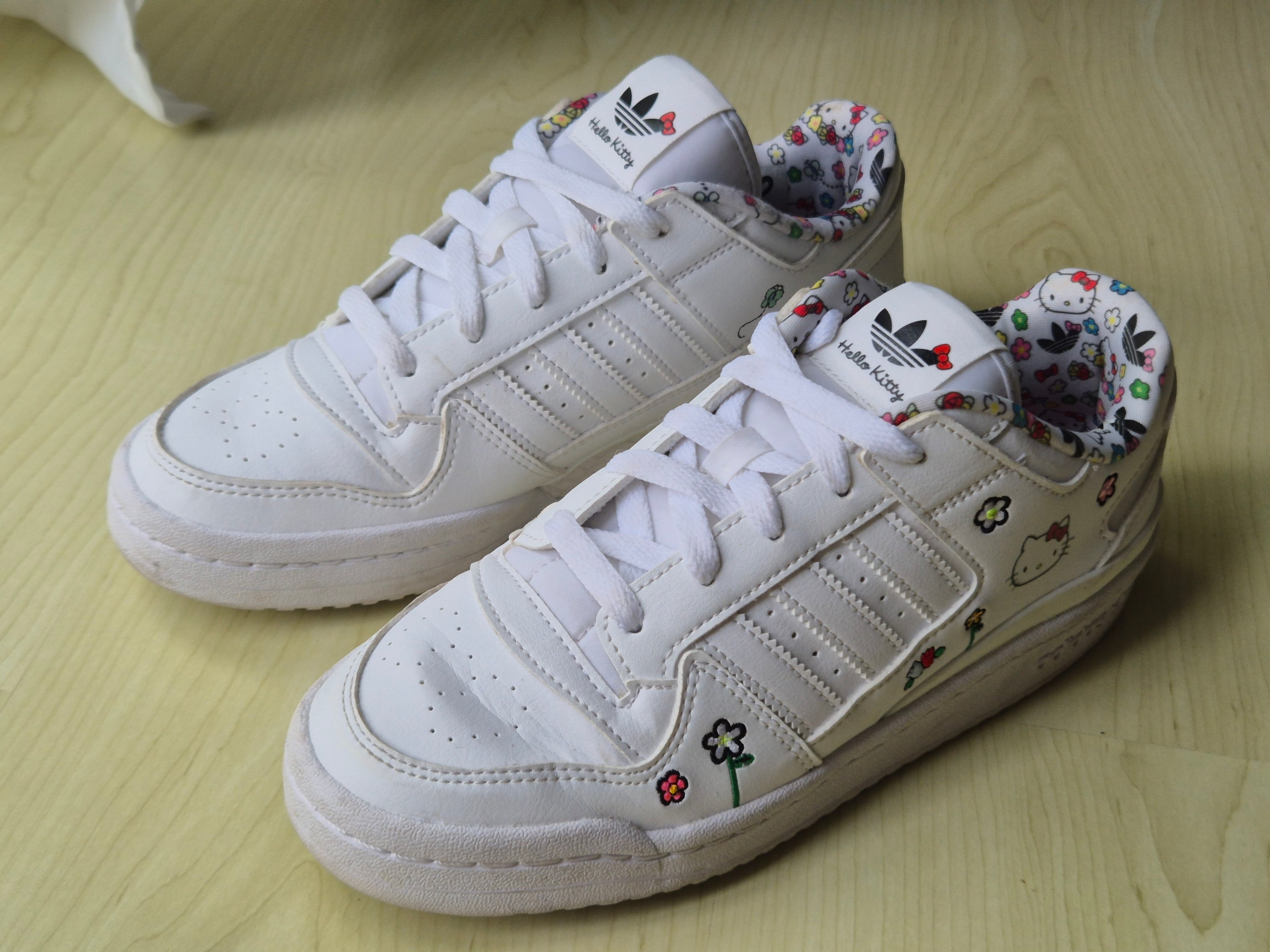 Adidas Forum Low Hello Kitty IG6031, Weiß/Schwarz/Gold, EU 38, guter Zustand