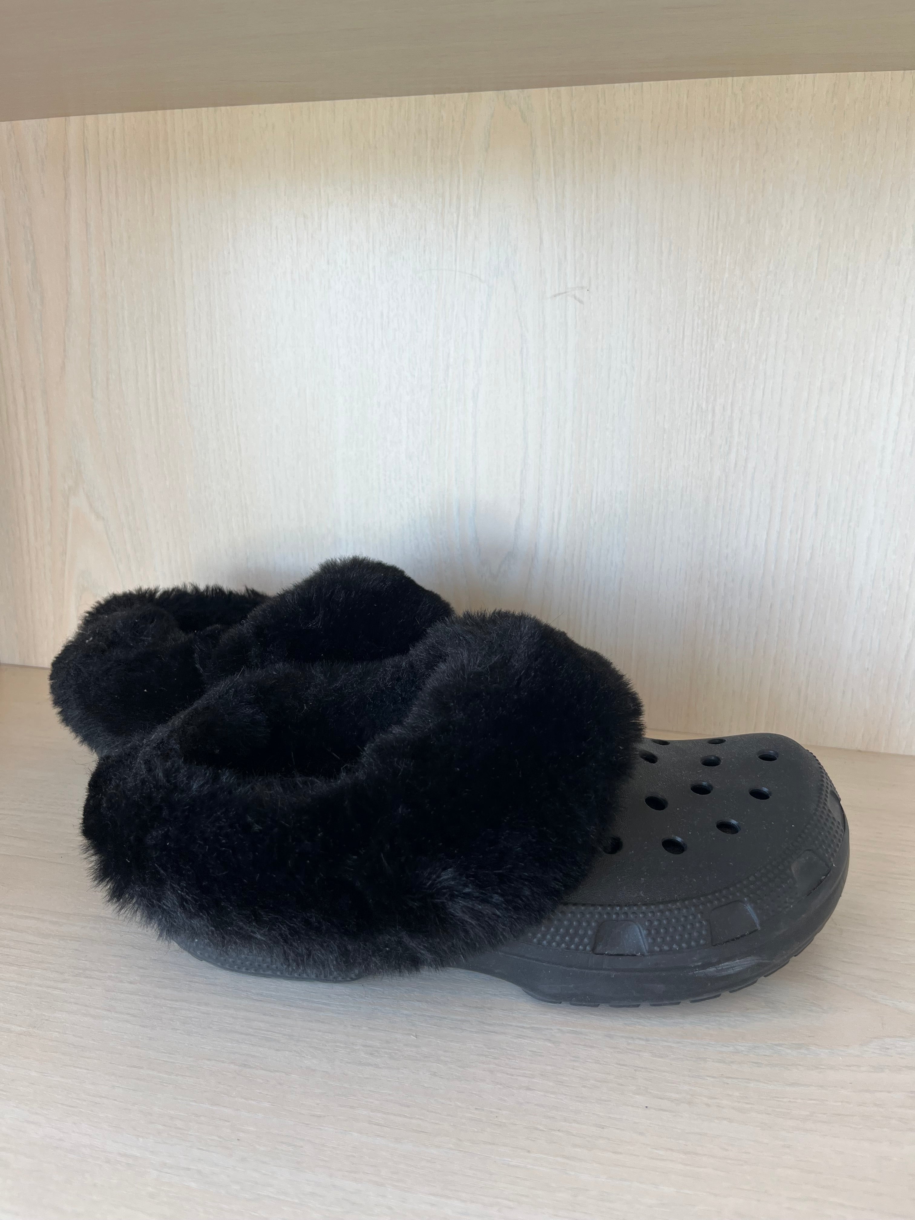 Crocs Mammoth Classic Lined Clog Black EU 38/39 (US W8 M6) Good Condition