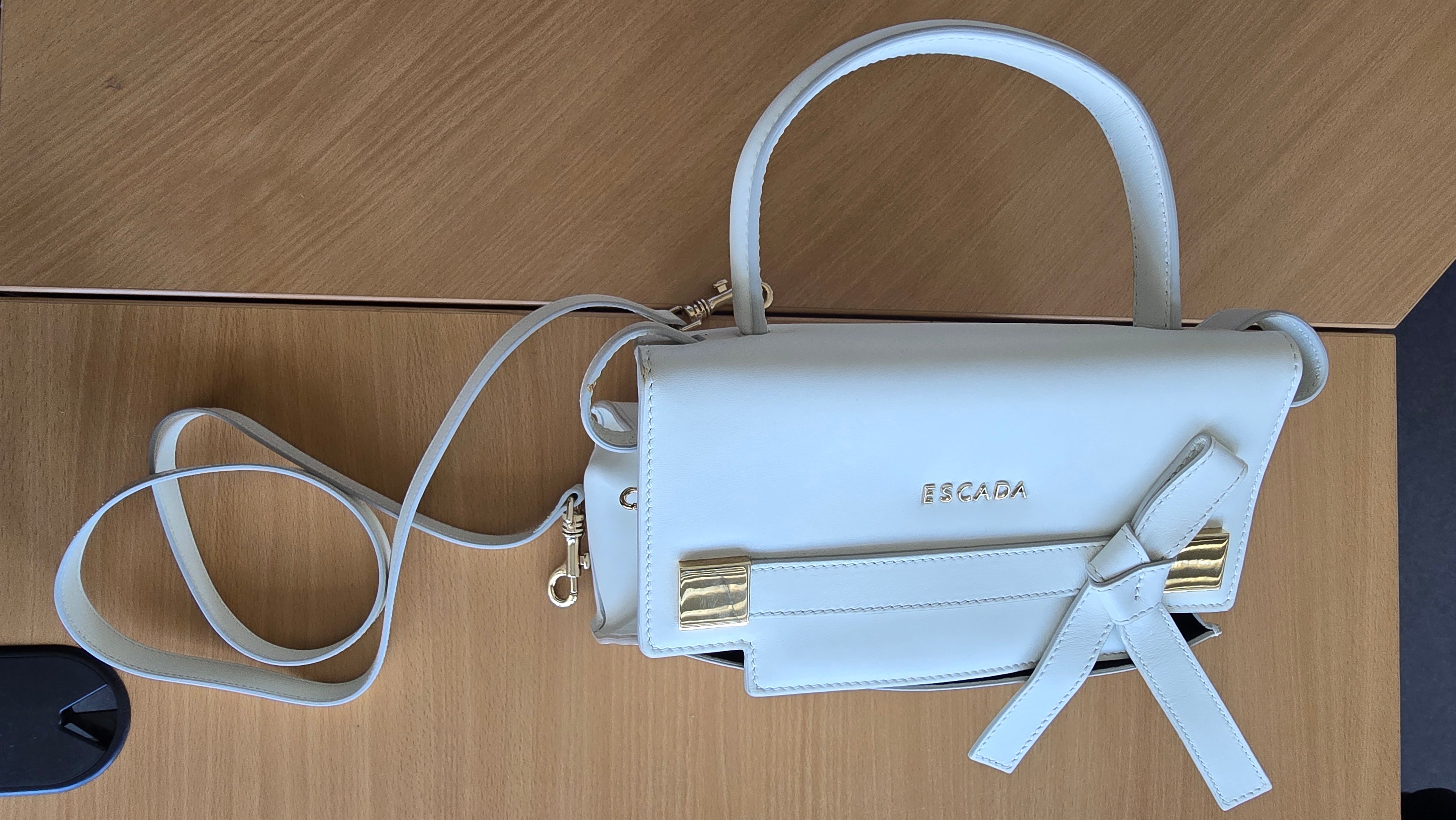Escada weiße Leder Hand- & Umhängetasche Medium – wie neu