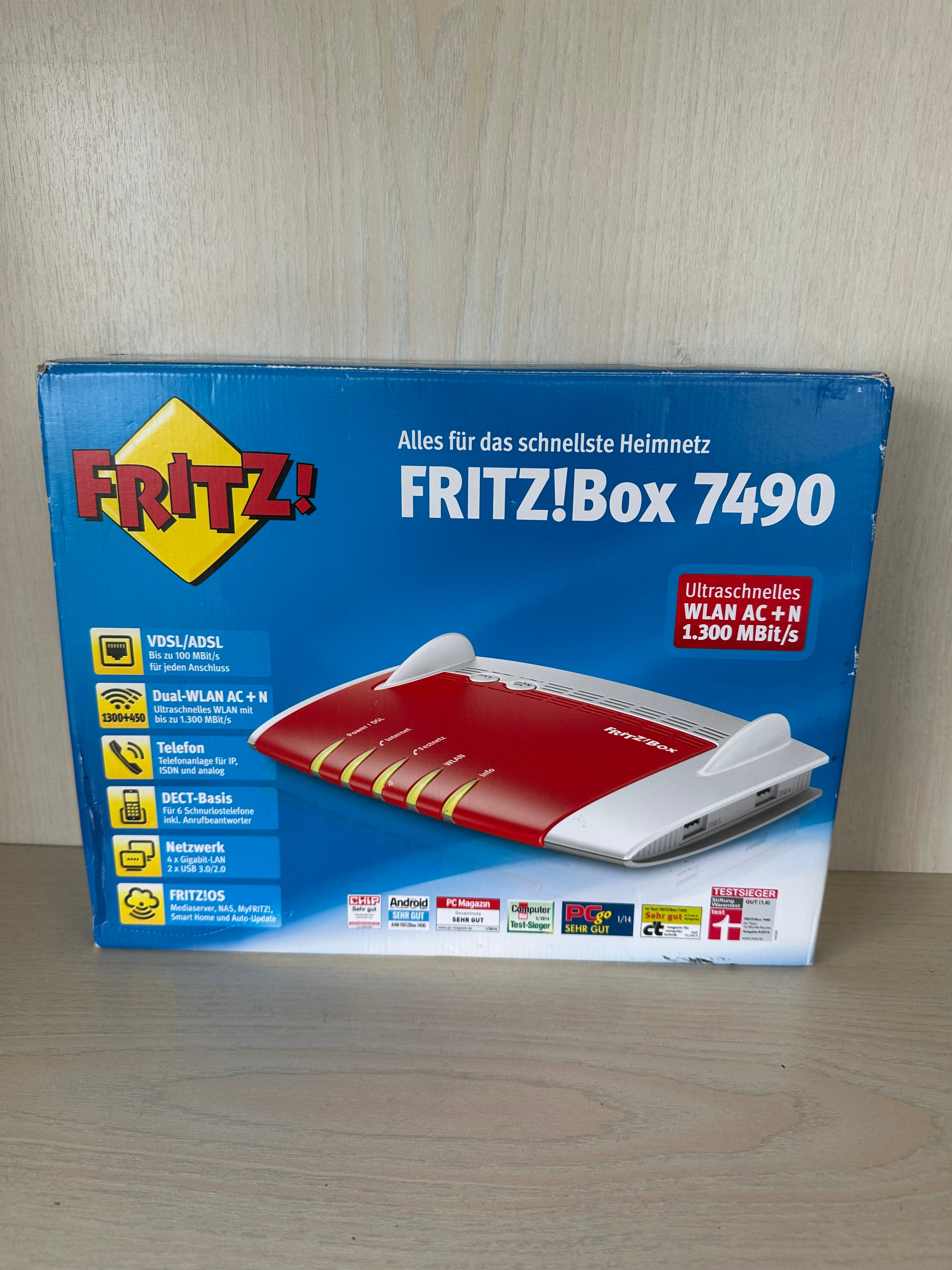 AVM FRITZ!Box 7490 – WLAN Router, Rot/Weiß, guter Zustand
