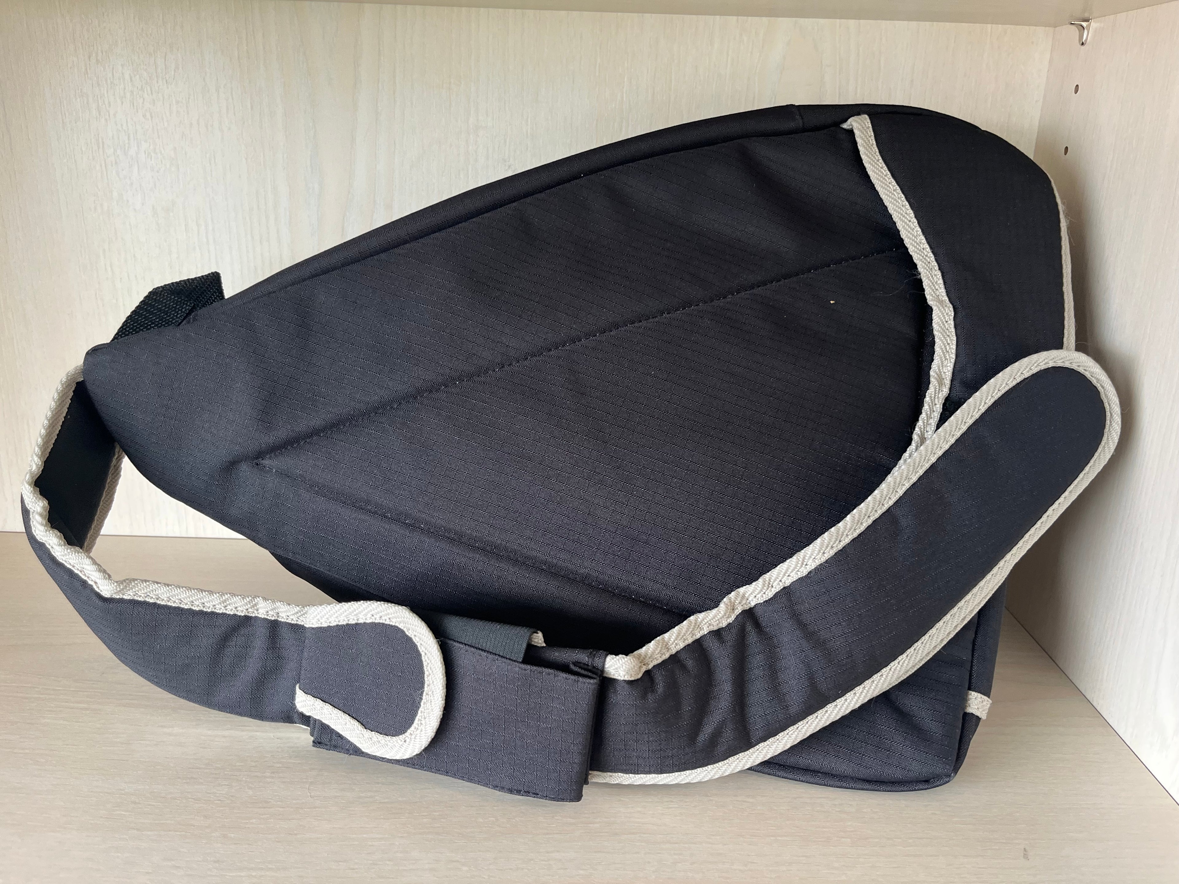 StorageTek Urban Design Messenger Bag Medium Polyester Sehr Guter Zustand