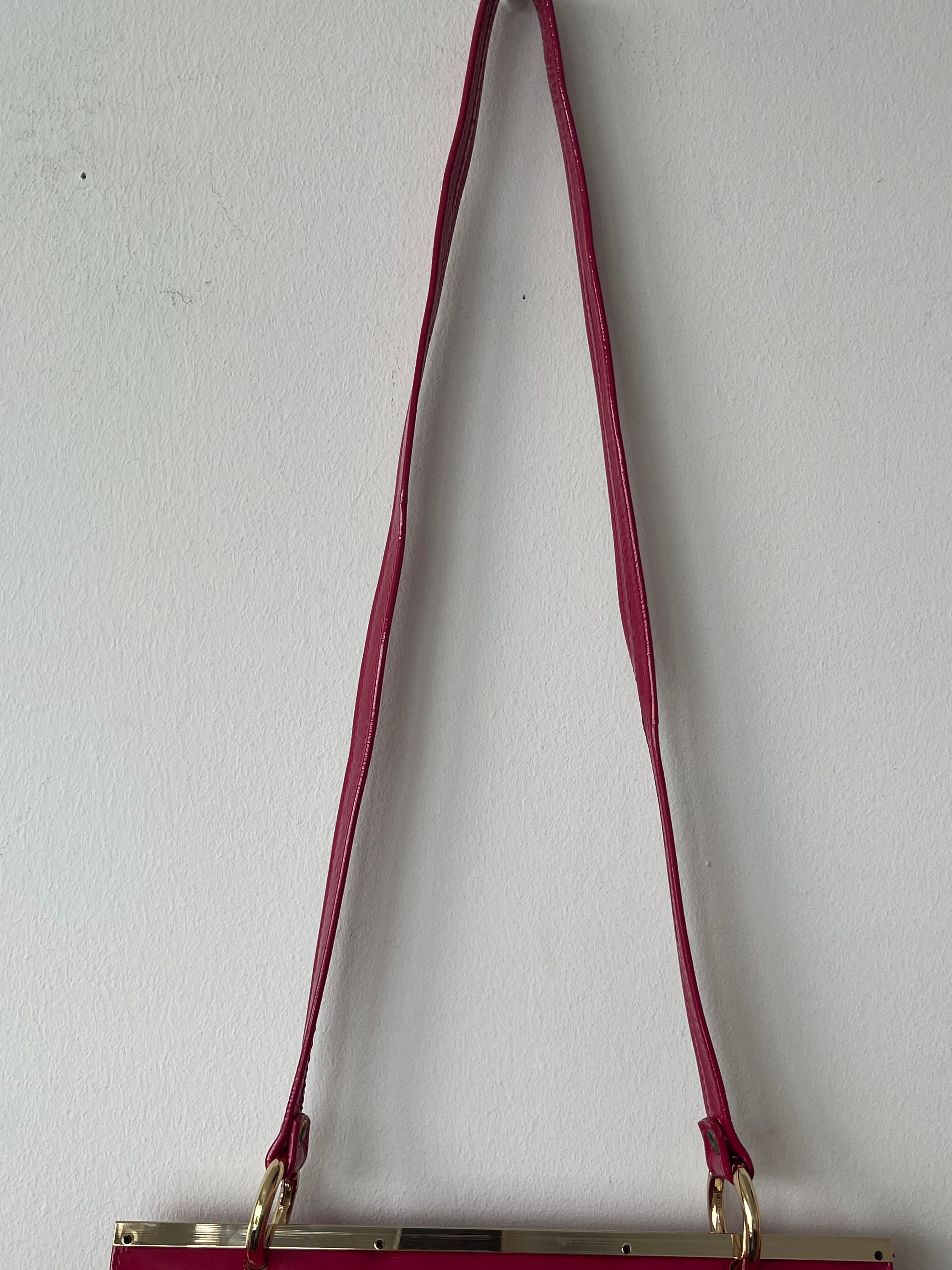 Peter Kaiser Magenta Lackleder Schulter-/Clutch-Tasche – Sehr guter Zustand